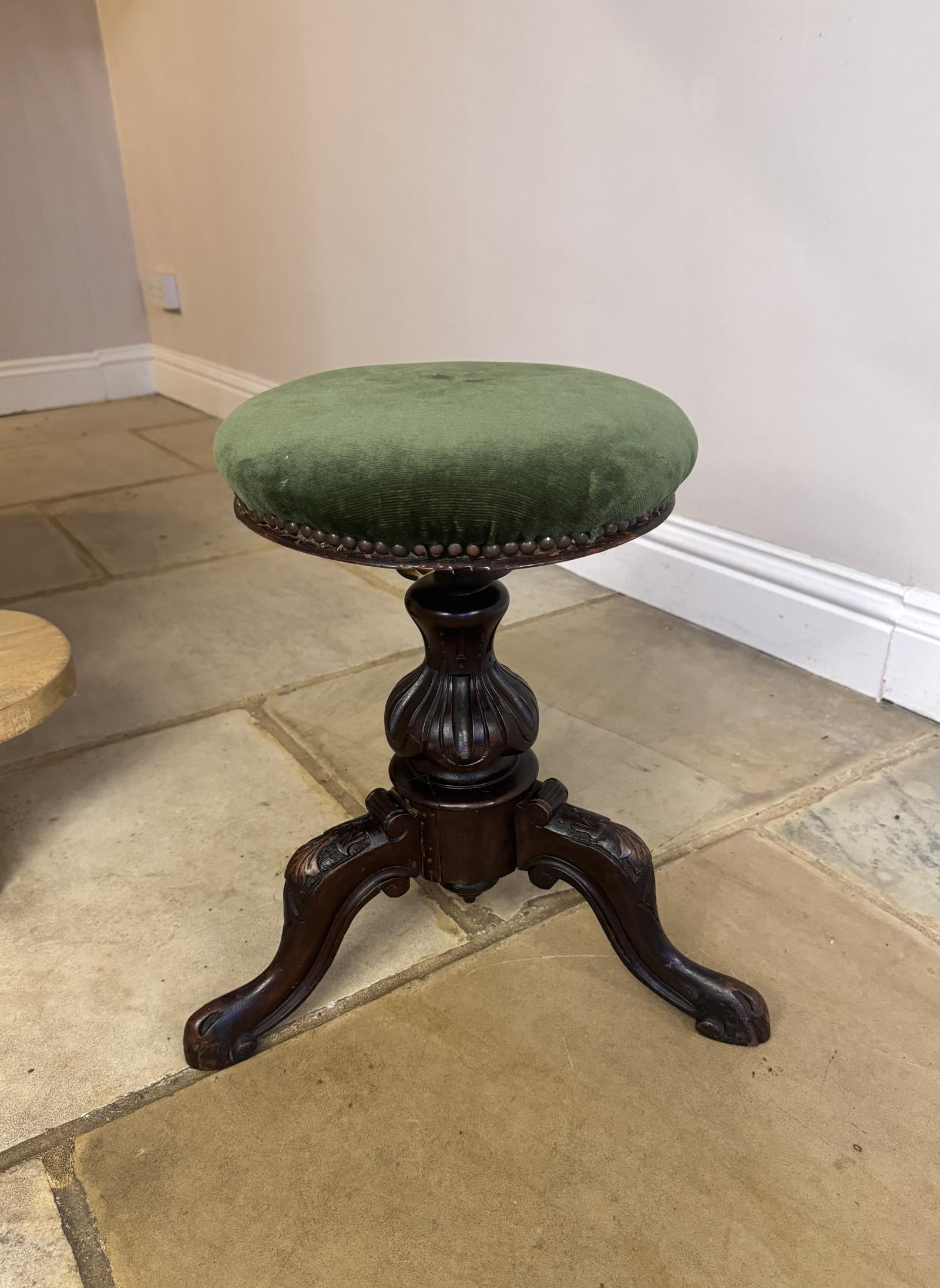 Wonderful Quality Antique Victorian Carved Walnut Revolving Stool (1 of 6) Wonderful Quality Antique Victorian Carved Walnut Revolving Stool (1 of 6)