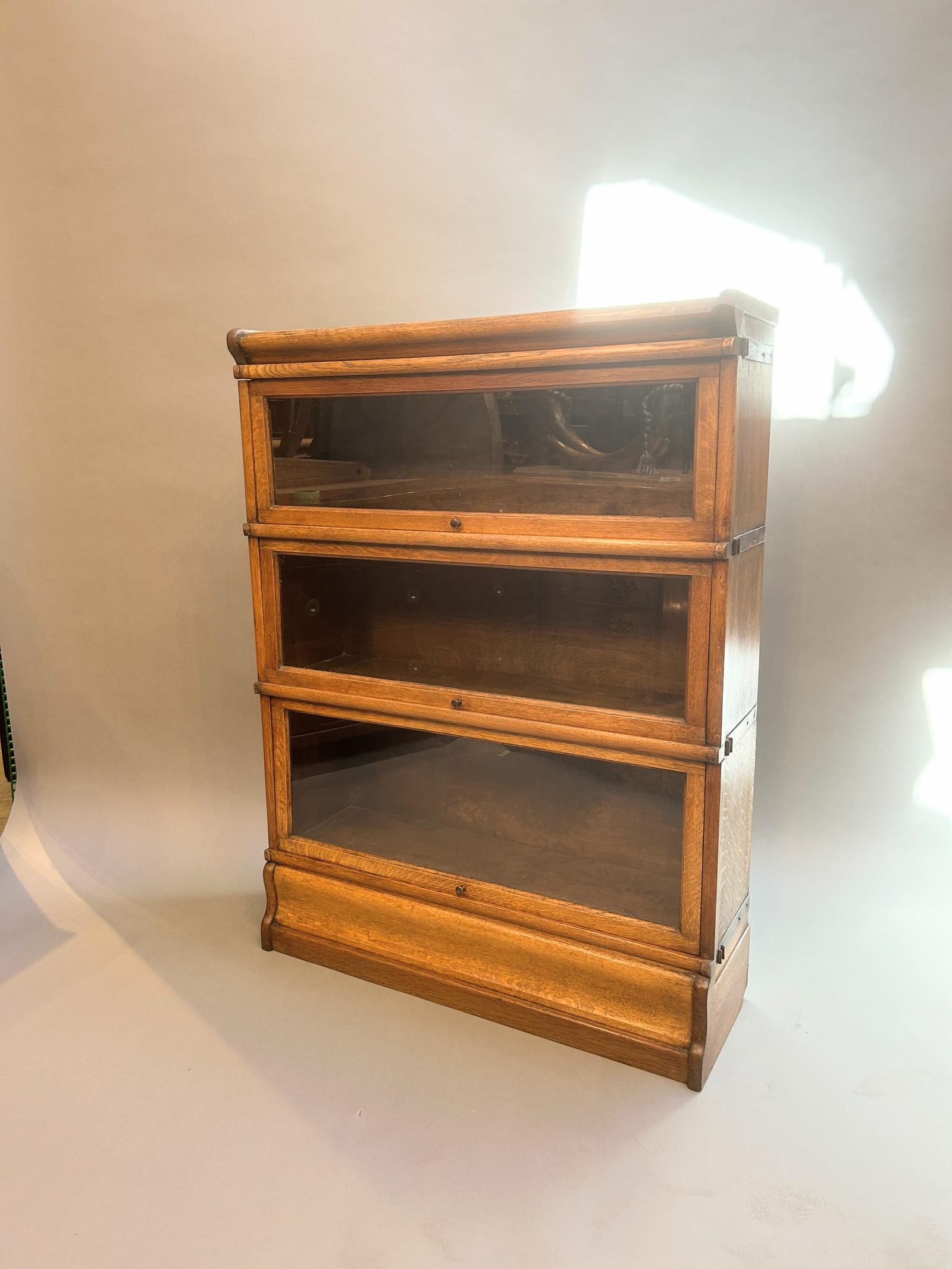 Globe Wernicke Oak Bookcase (1 of 7) Globe Wernicke Oak Bookcase (1 of 7)