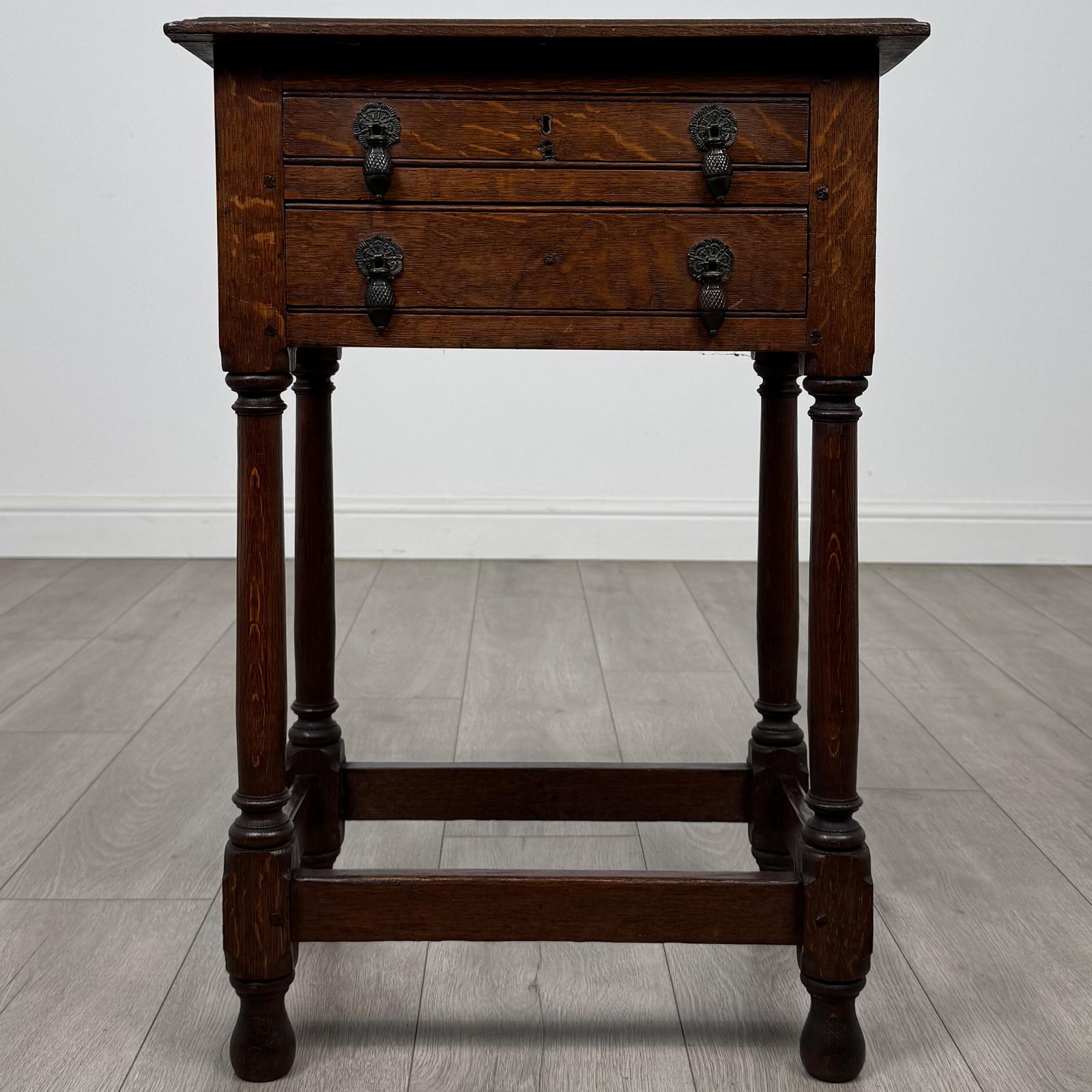 Antique 19th Century Small Oak Side Table of Good Quality (1 of 11)
