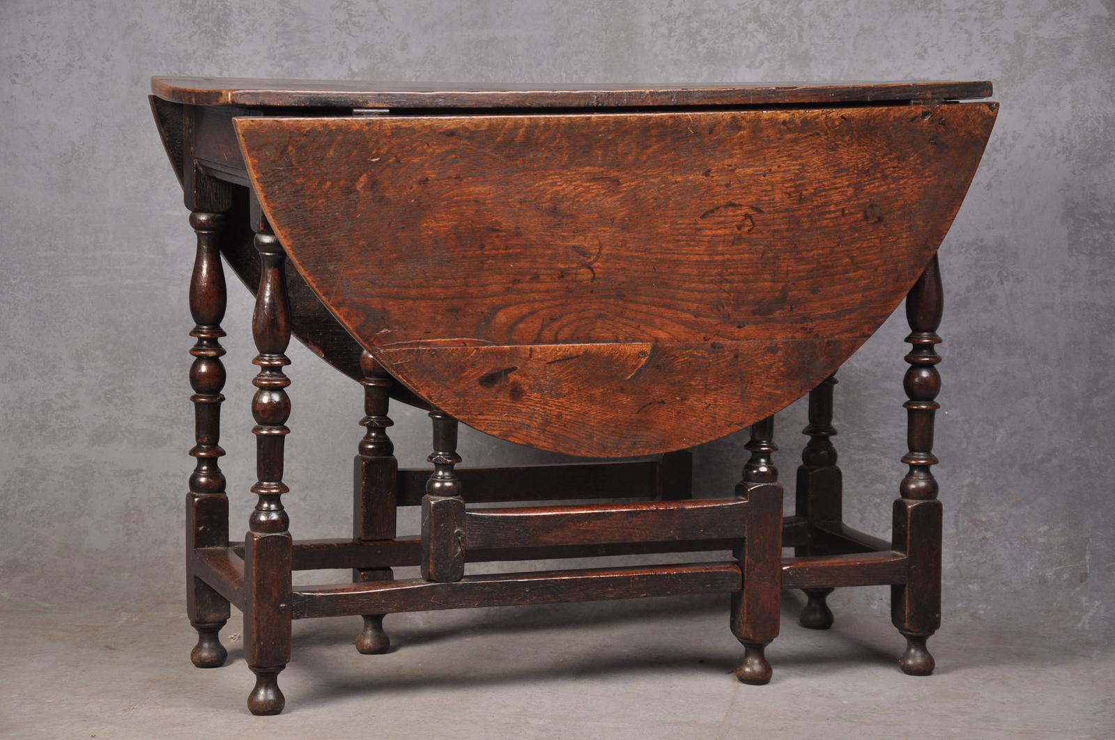 Good 17th Century Oak Gateleg Table (1 of 8) Good 17th Century Oak Gateleg Table (1 of 8)