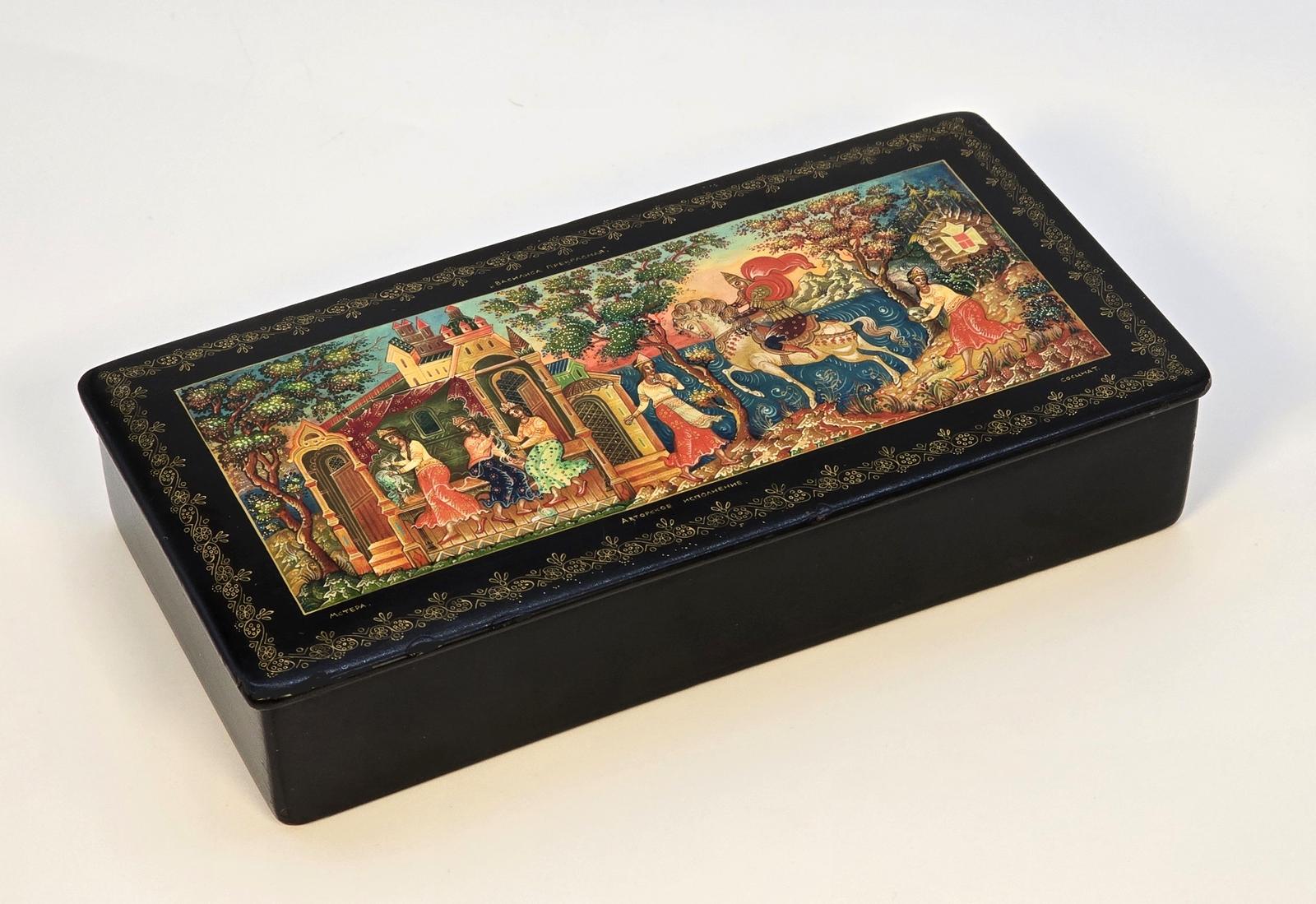 Russian Hand Painted Papier Mâché Black Lacquered Box c.1920 (1 of 13)