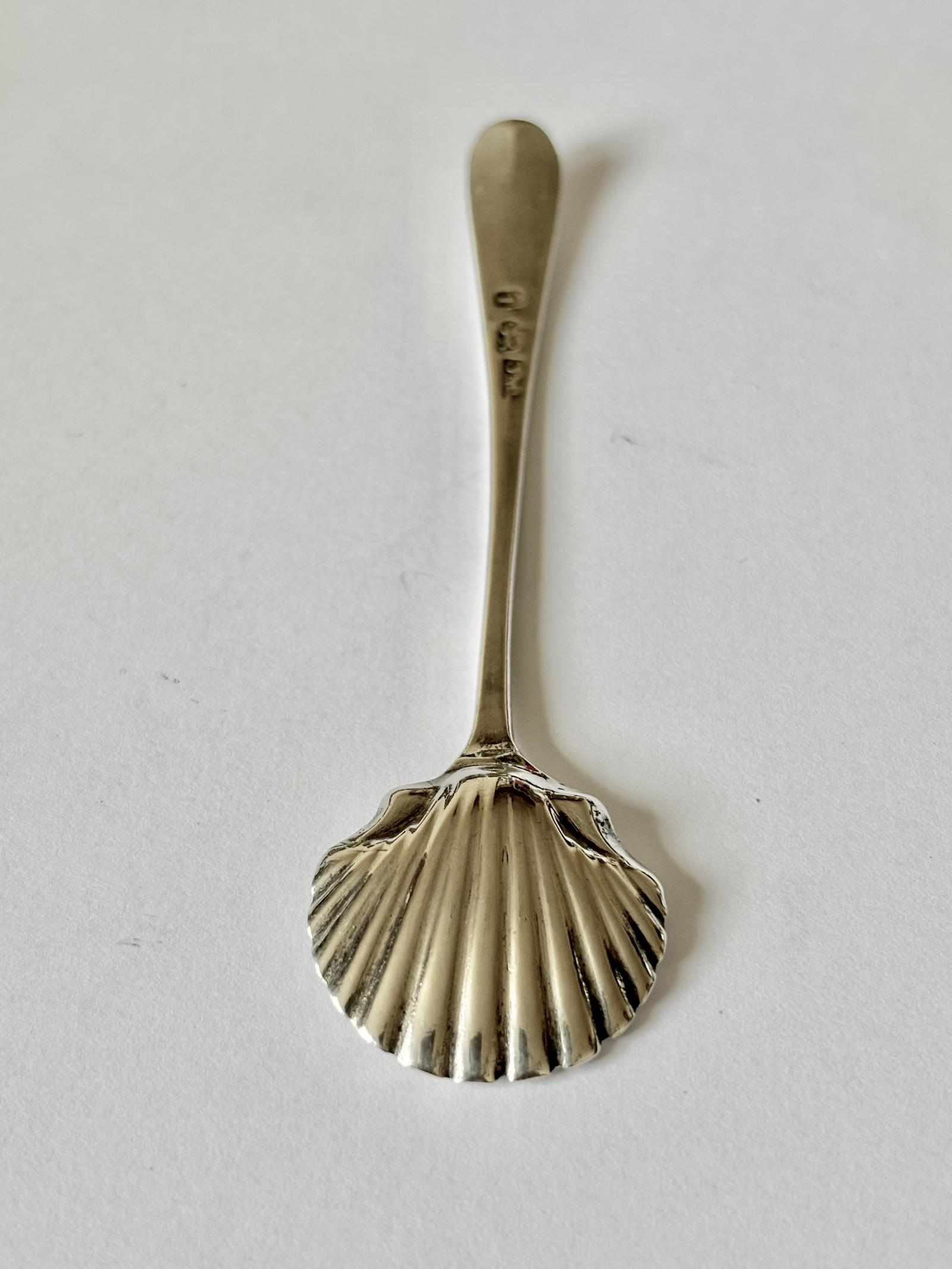 George III Silver Shell Condiment Spoon William Cattell London 1784 (1 of 11) George III Silver Shell Condiment Spoon William Cattell London 1784 (1 of 11)