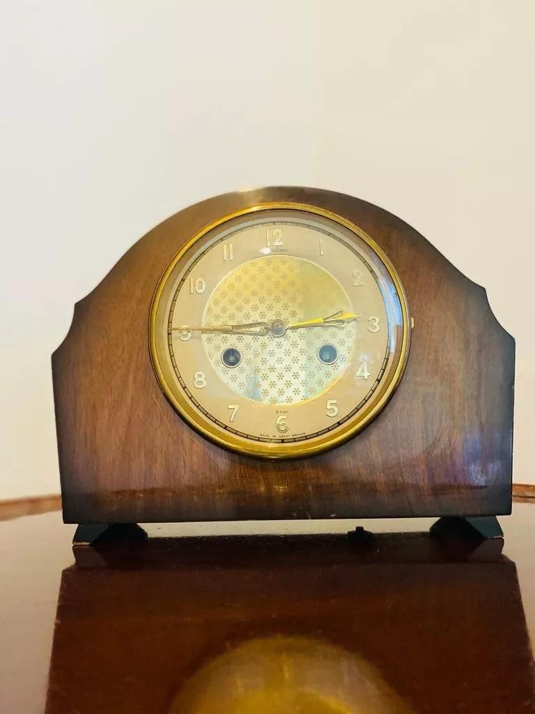 Oak Cased 1930s Mantel Clock (1 of 7)