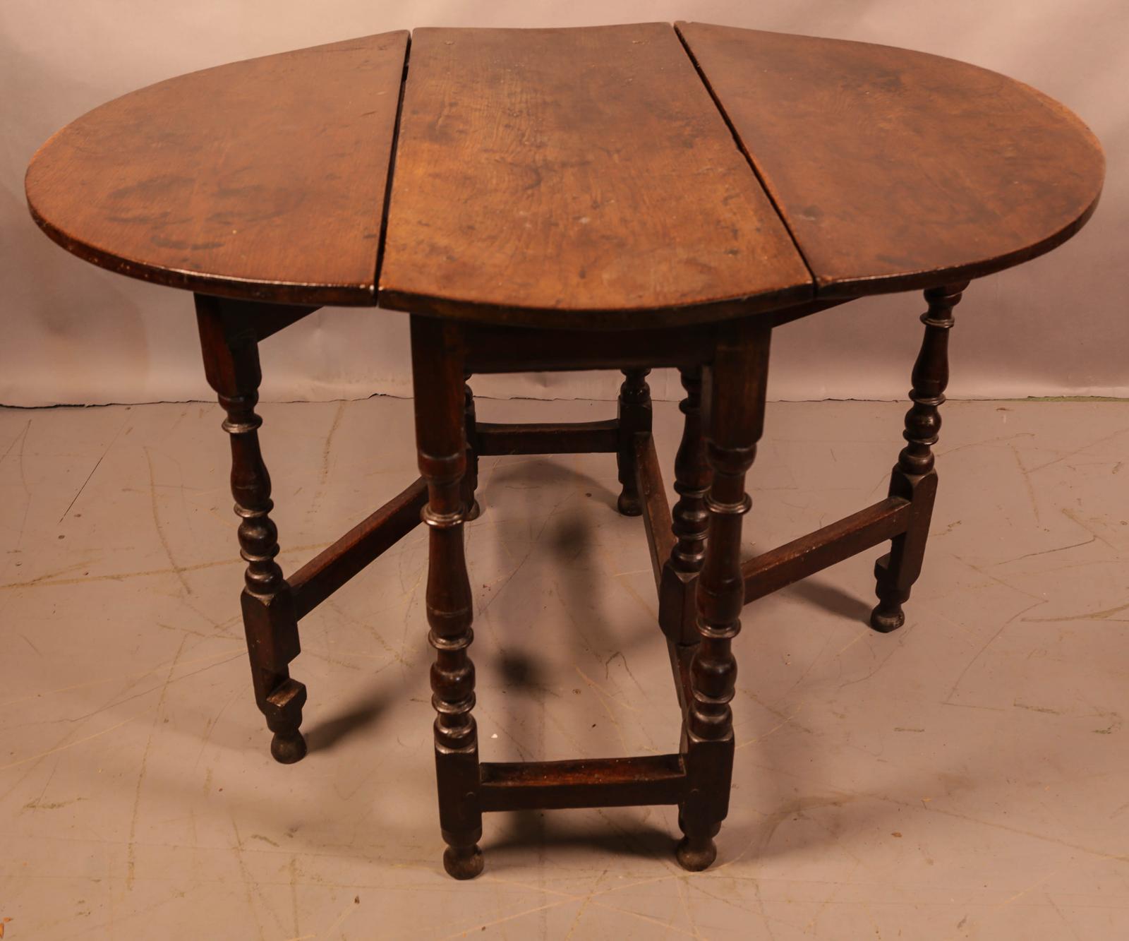 Small 17th Century Gateleg Table (1 of 9) Small 17th Century Gateleg Table (1 of 9)