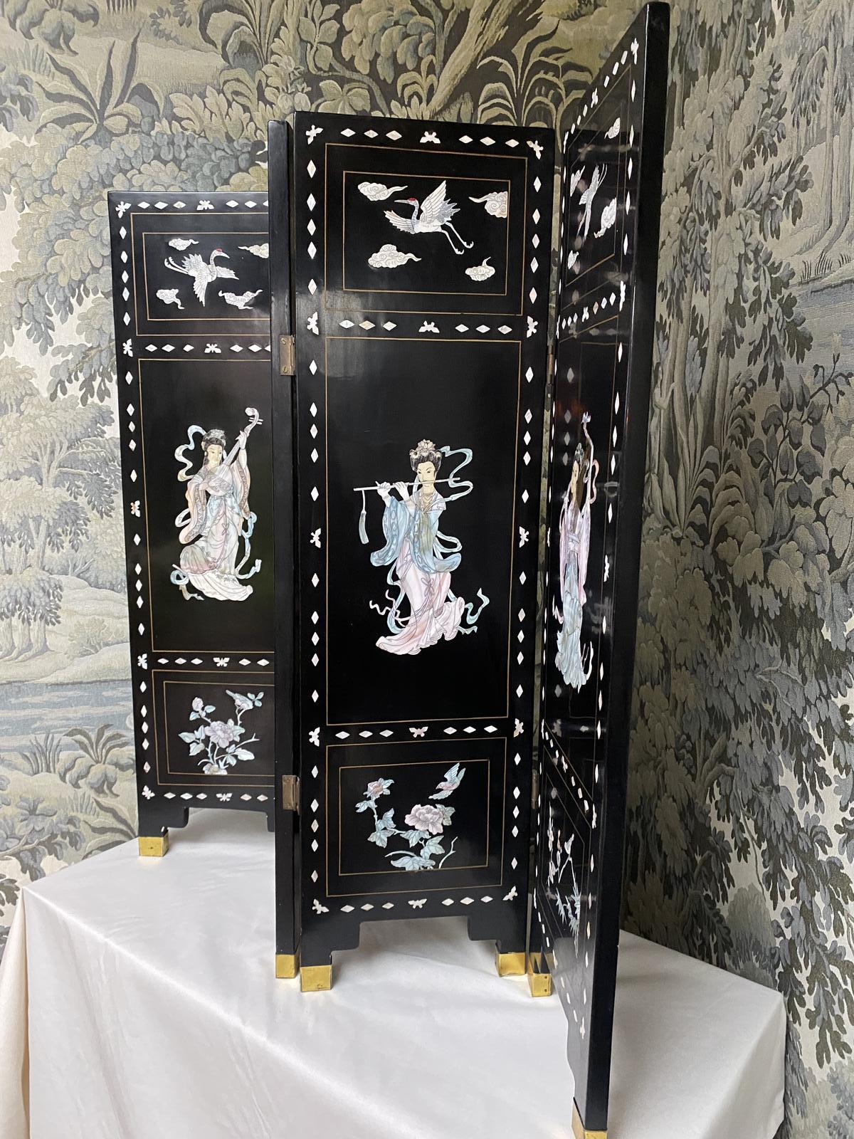 Mother of Pearl Chinese Screen (1 of 7) Mother of Pearl Chinese Screen (1 of 7)