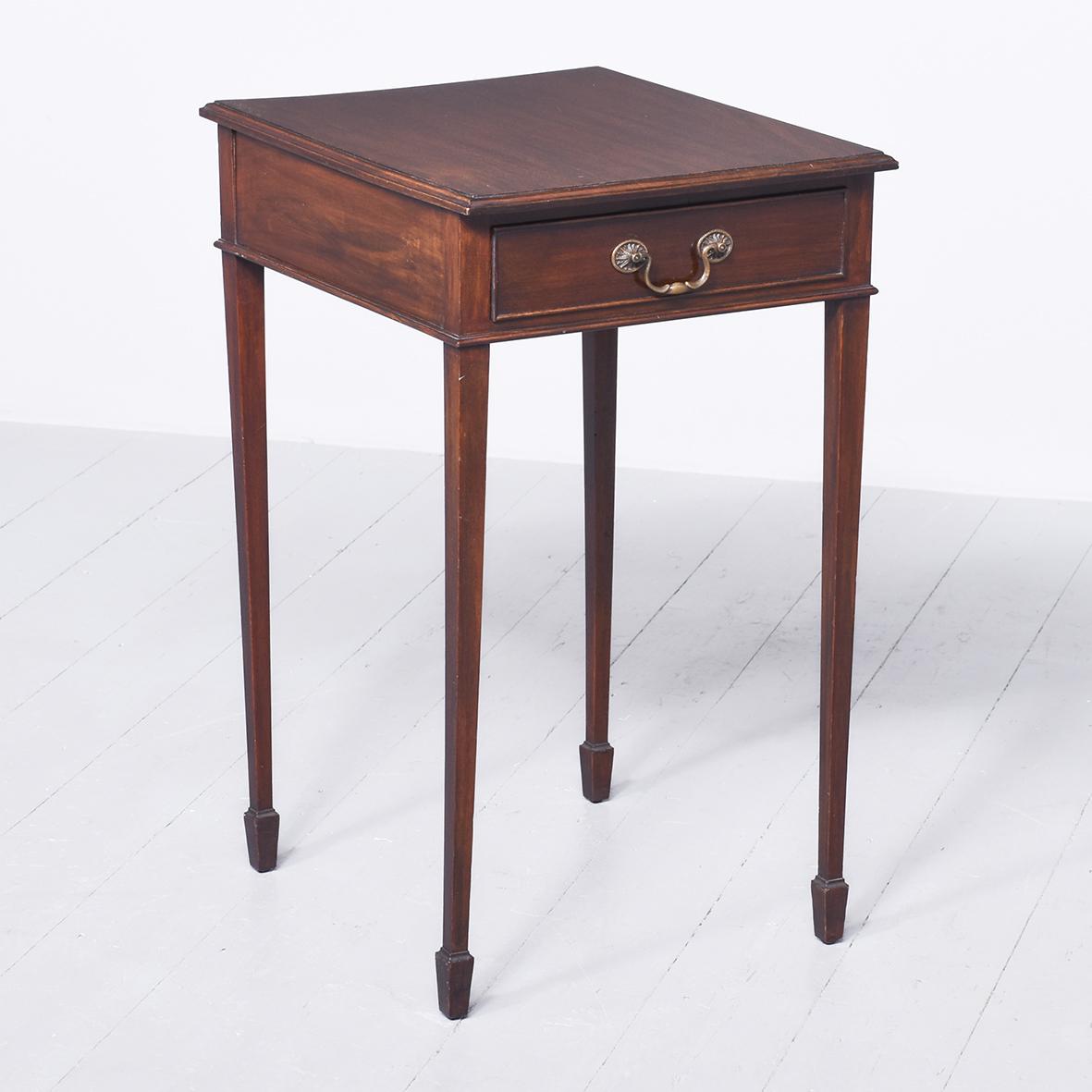 Georgian Style Mahogany Side Table (1 of 7) Georgian Style Mahogany Side Table (1 of 7)