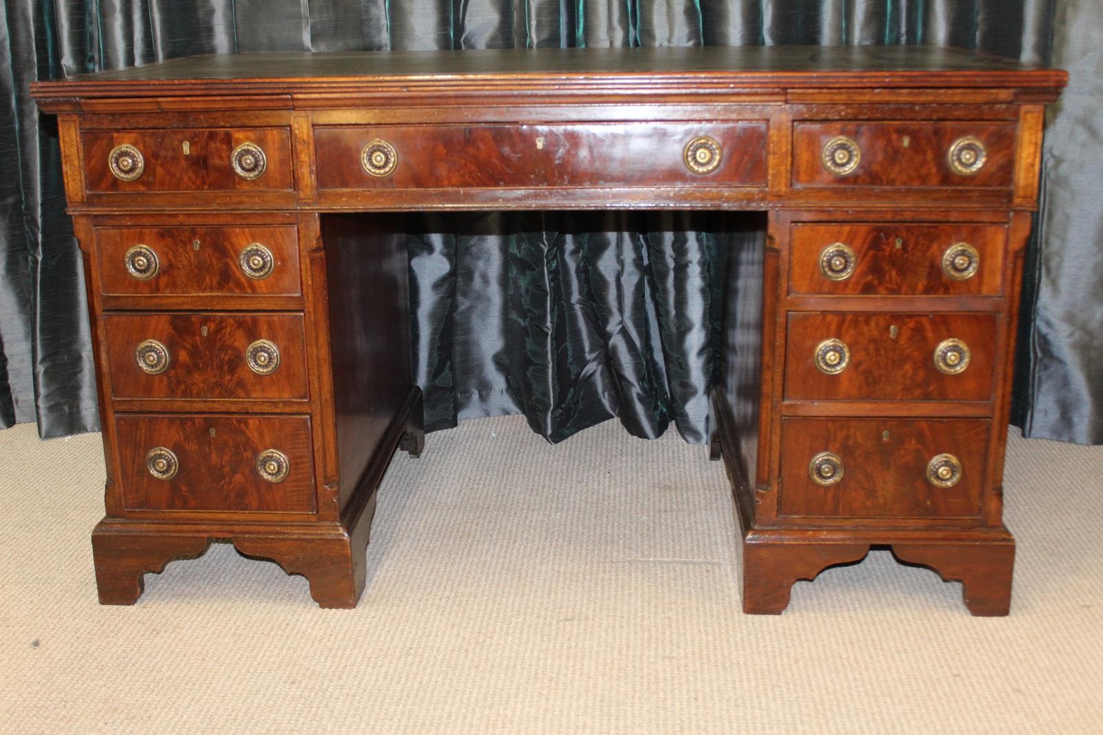Antique Mahogany Desk (1 of 6) Antique Mahogany Desk (1 of 6)