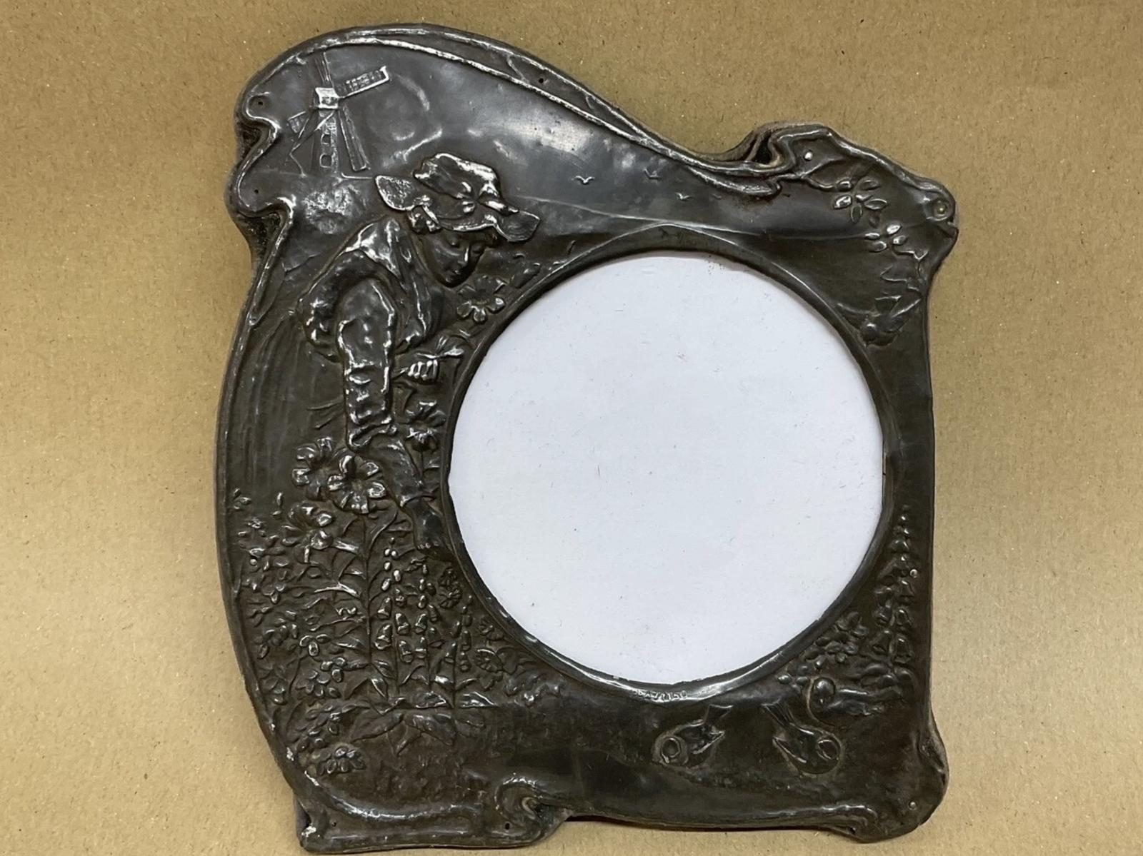Arts and Crafts Pewter Phot Frame Liberty London Style Antique C1900 (1 of 5) Arts and Crafts Pewter Phot Frame Liberty London Style Antique C1900 (1 of 5)