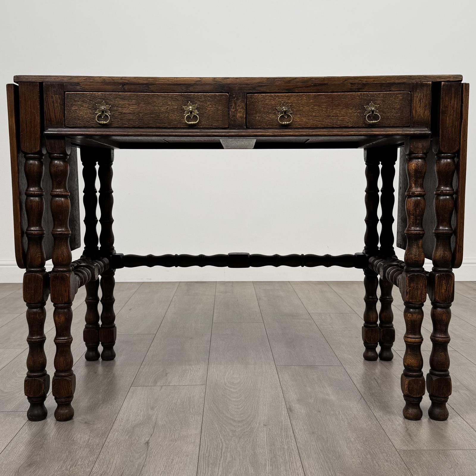 Antique 20th Century Unique Drop Leaf Side Table in Oak (1 of 13)