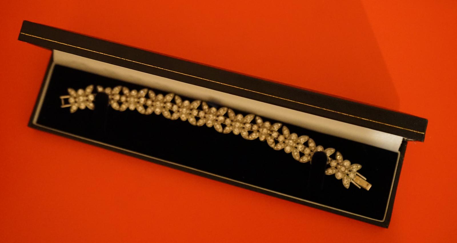 Vintage Exquisite Diamante Link Bracelet (1 of 8)