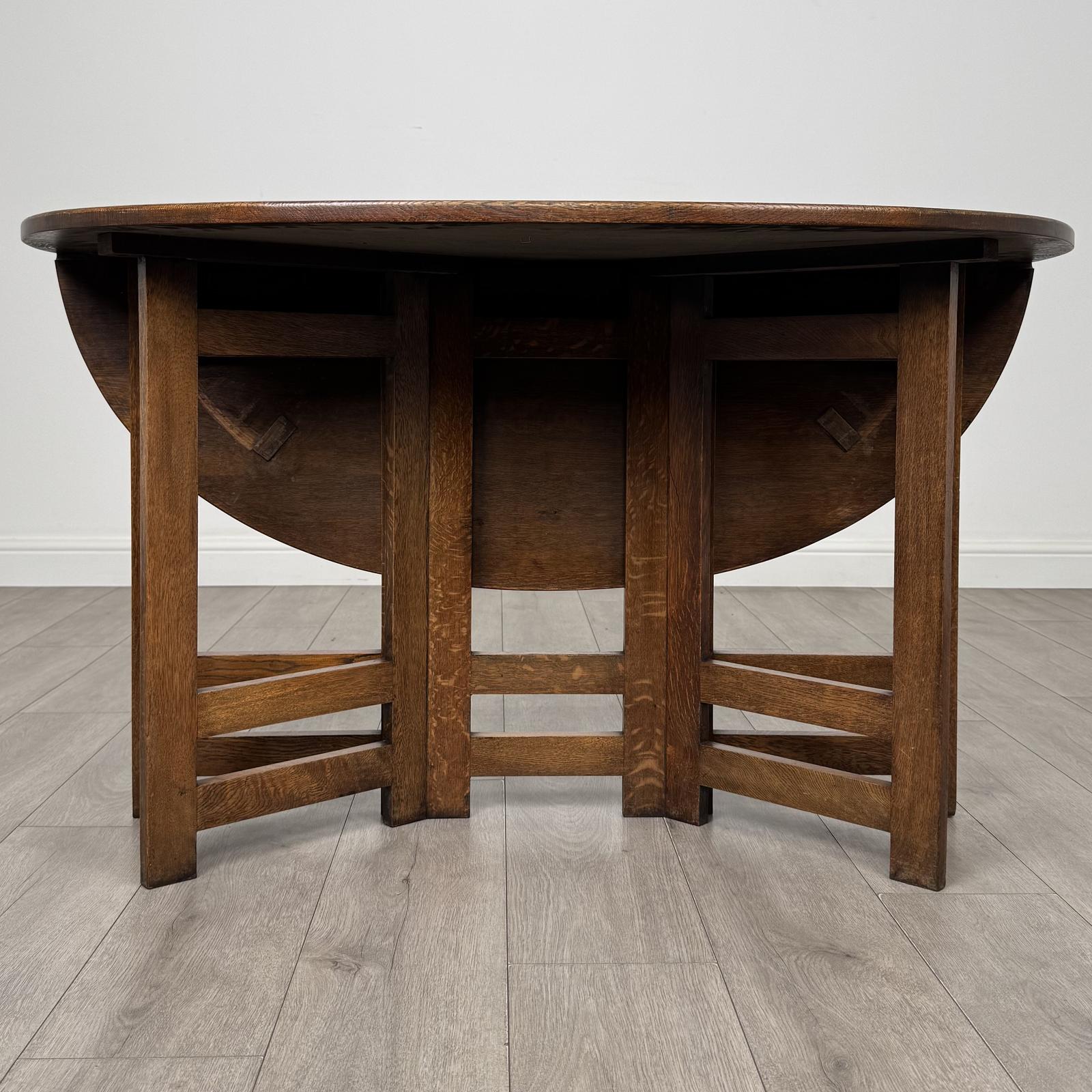 Antique 20th Century Arts & Crafts Gateleg Side Table in Oak (1 of 11) Antique 20th Century Arts & Crafts Gateleg Side Table in Oak (1 of 11)