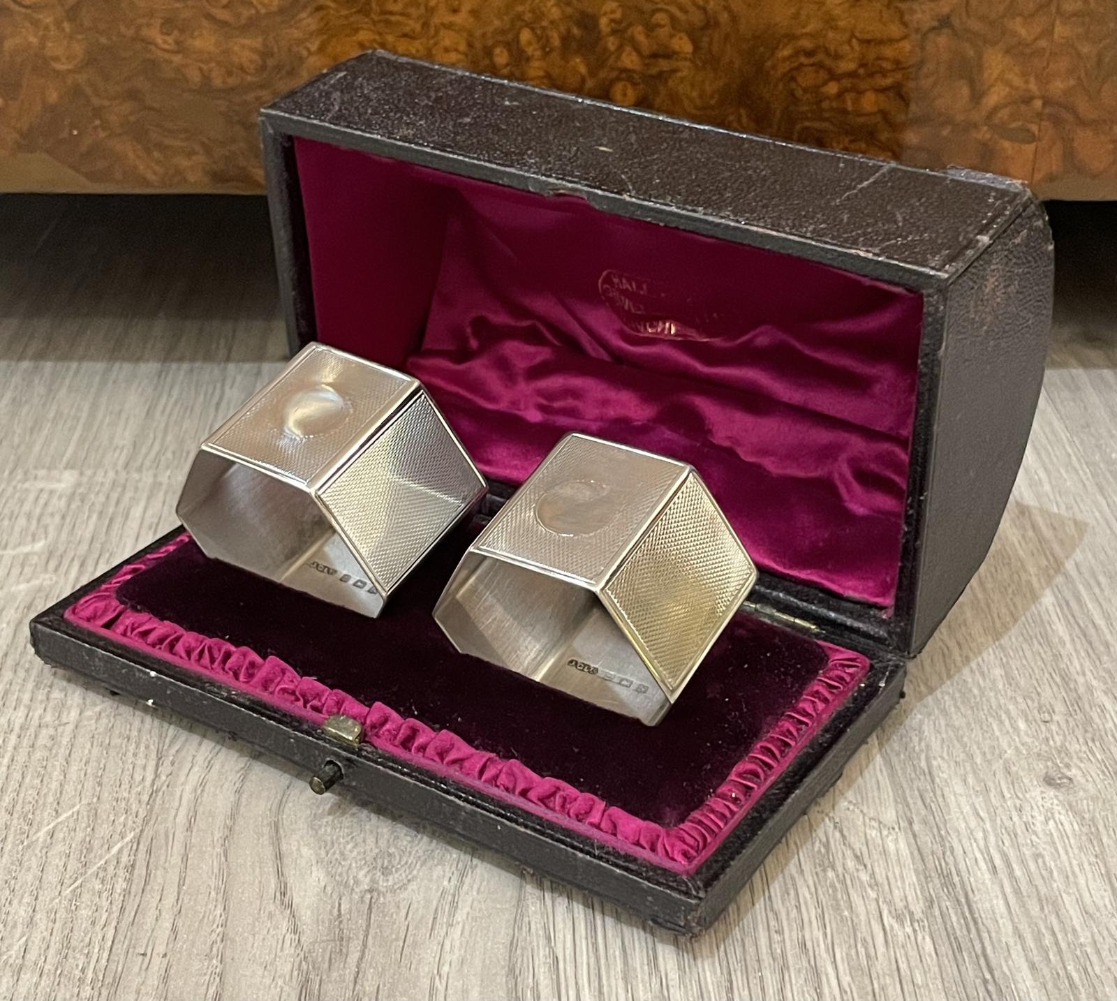 Good Pair of Art Deco Silver Napkin Rings (1 of 5) Good Pair of Art Deco Silver Napkin Rings (1 of 5)