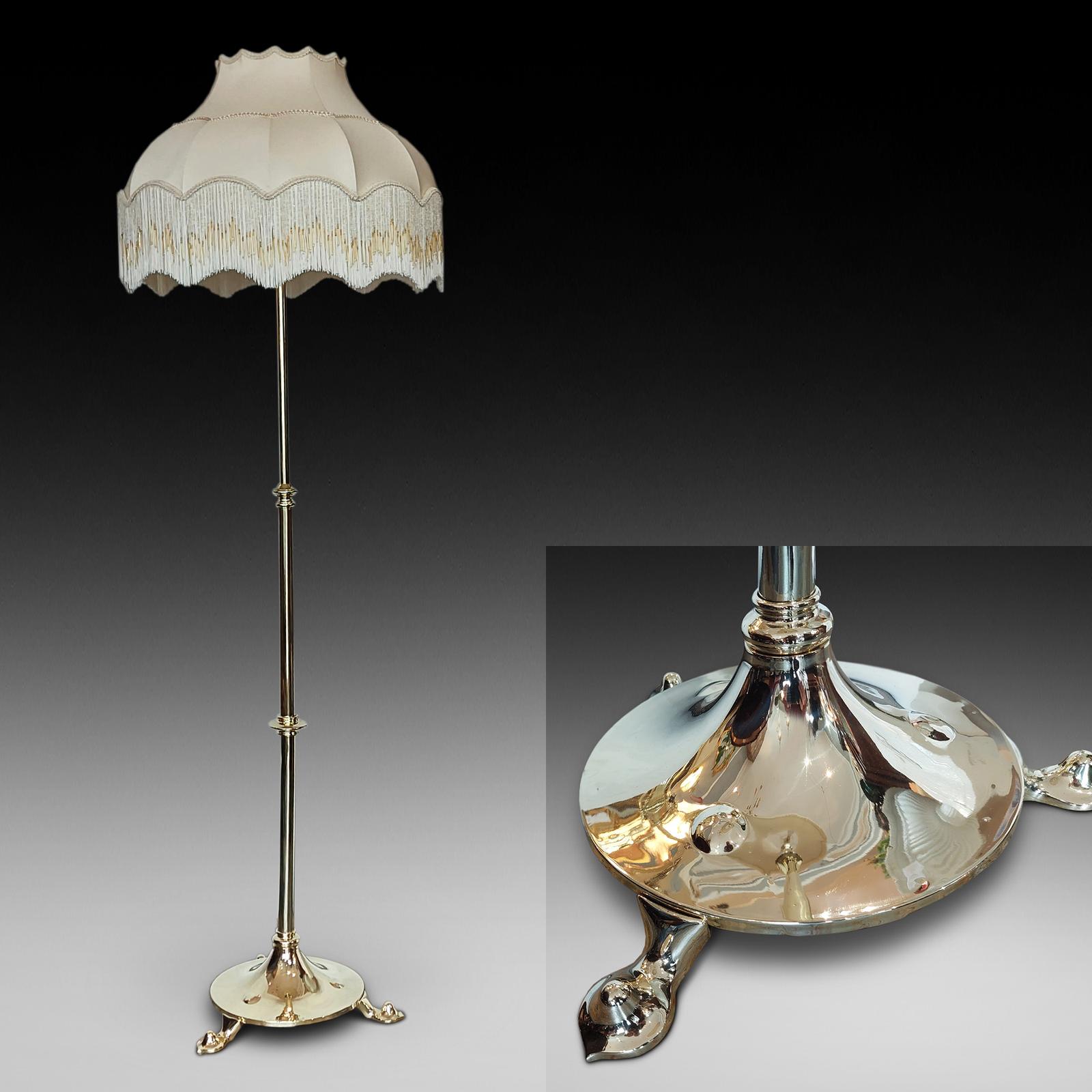 Arts and Crafts Brass Extendable Standard Lamp (1 of 8)