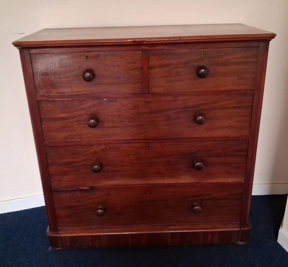 Antique Mahogany Chest of Drawers with Very Deep Bottom Drawer (1 of 11) Antique Mahogany Chest of Drawers with Very Deep Bottom Drawer (1 of 11)