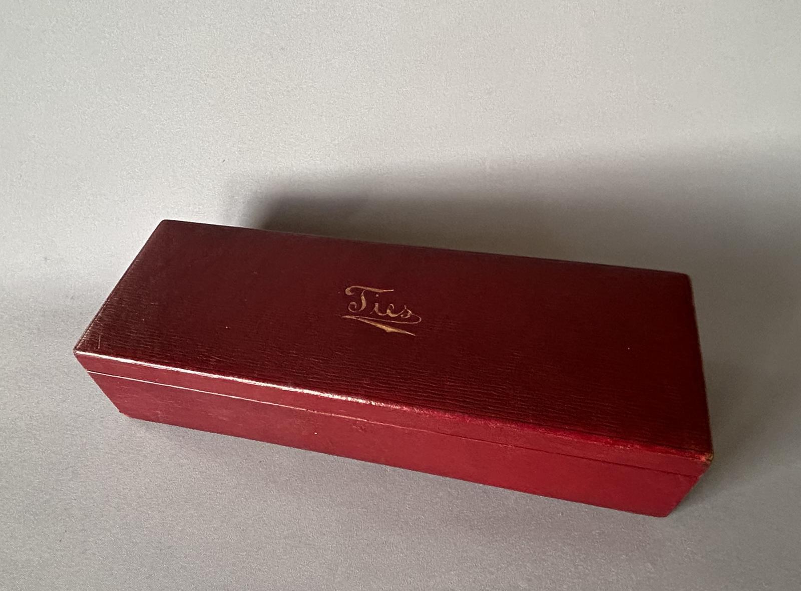 Lovely Late Victorian Faux Leather Tie / Cravat Box (1 of 7)