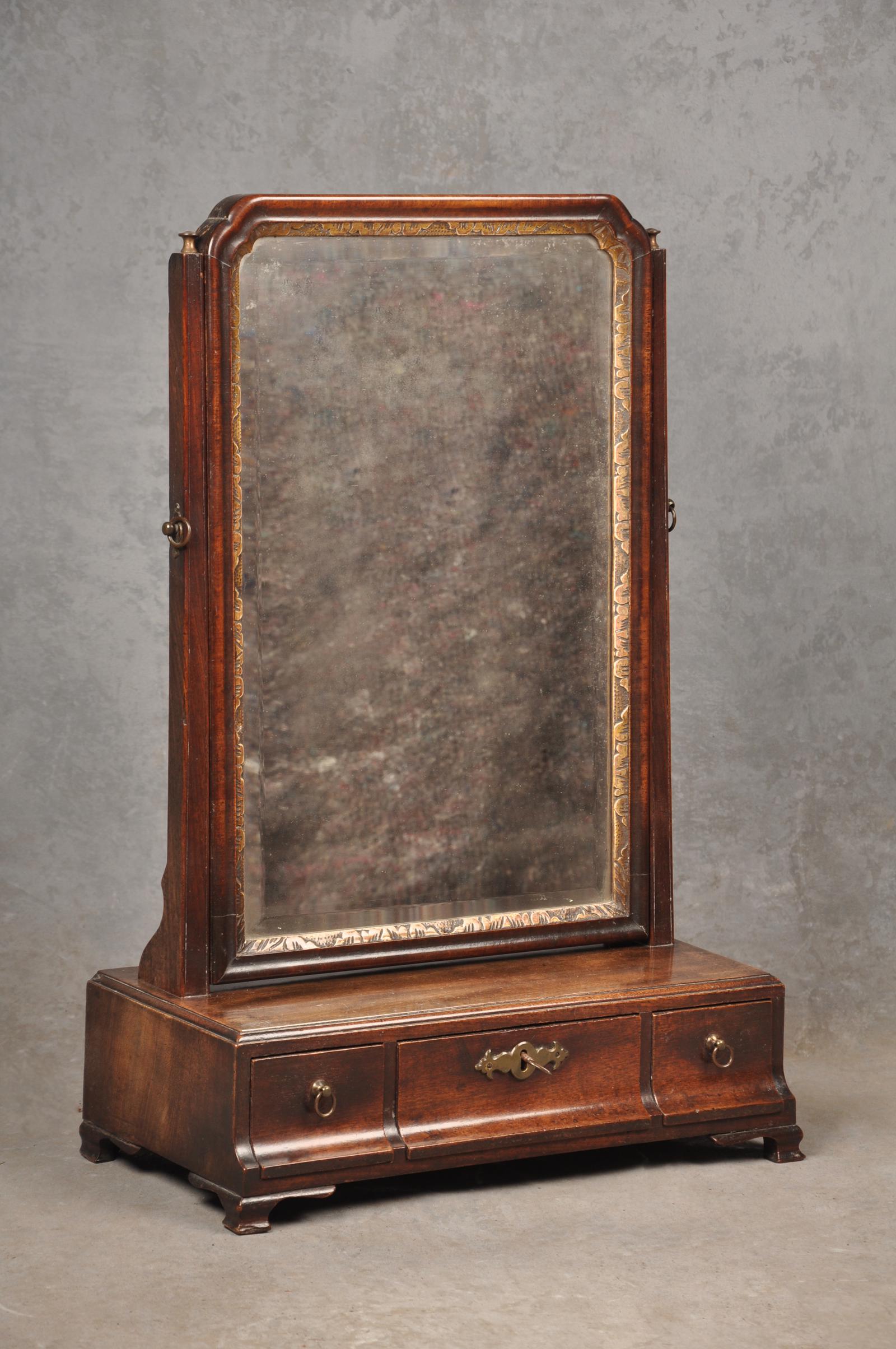 18th Century Mahogany Toilet Mirror (1 of 9) 18th Century Mahogany Toilet Mirror (1 of 9)