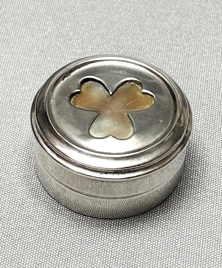 Small Edwardian Silver & Mother of Pearl Powder Pot (1 of 7) Small Edwardian Silver & Mother of Pearl Powder Pot (1 of 7)