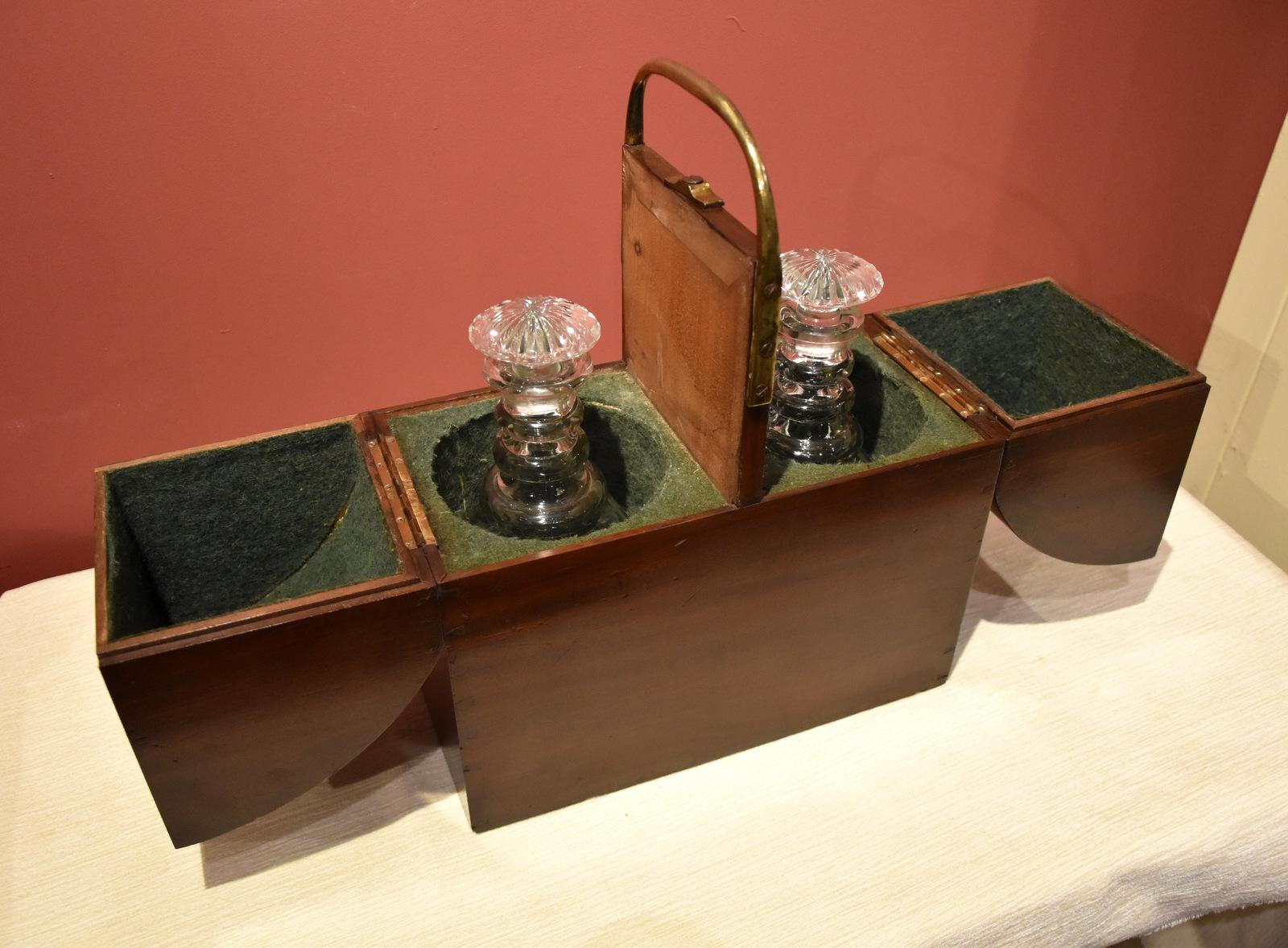 Rare 18th Century Mahogany Two Bottle Carrier (1 of 6)