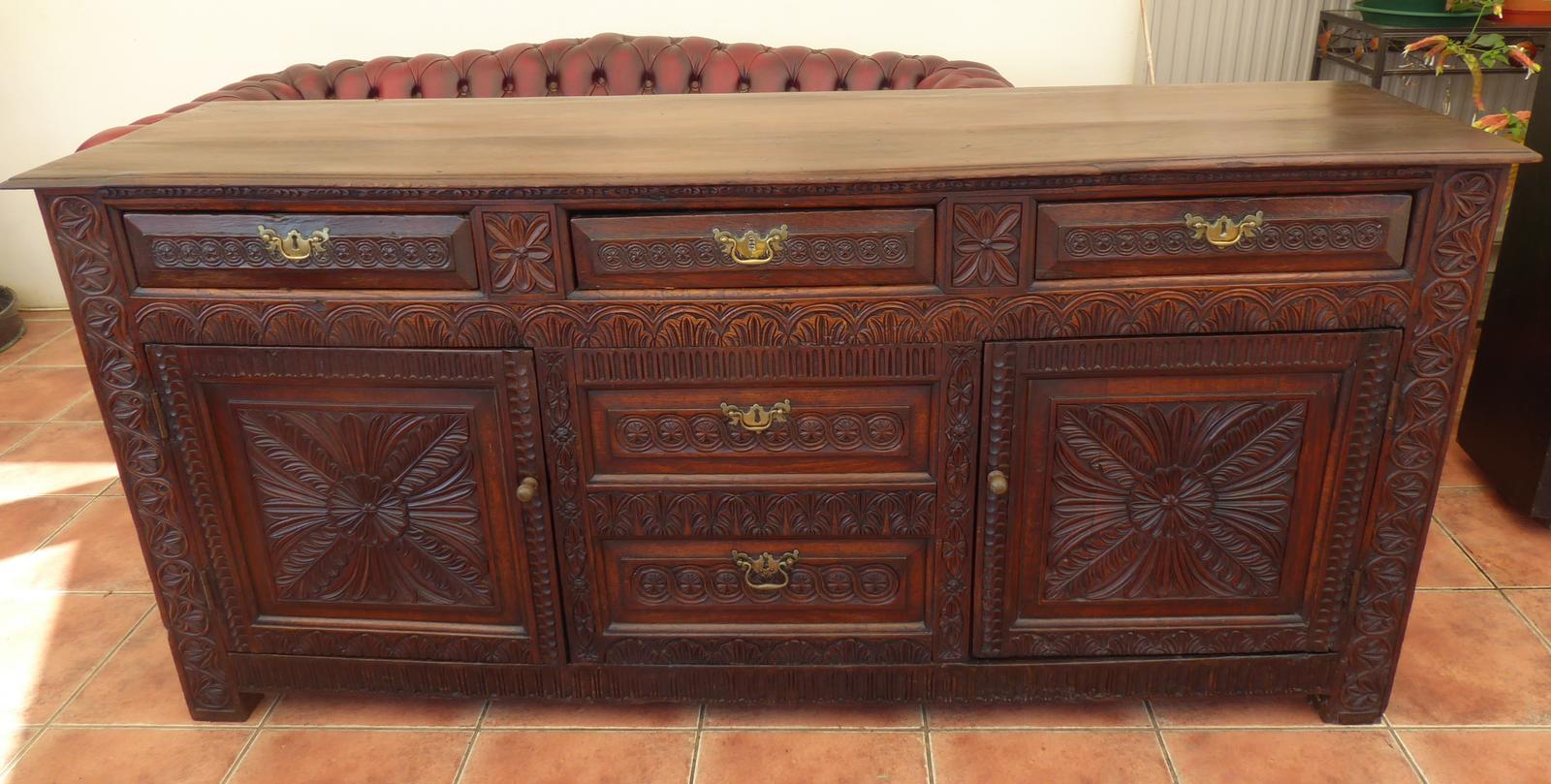 Dresser Base Country Oak Carved 1720 (1 of 18)