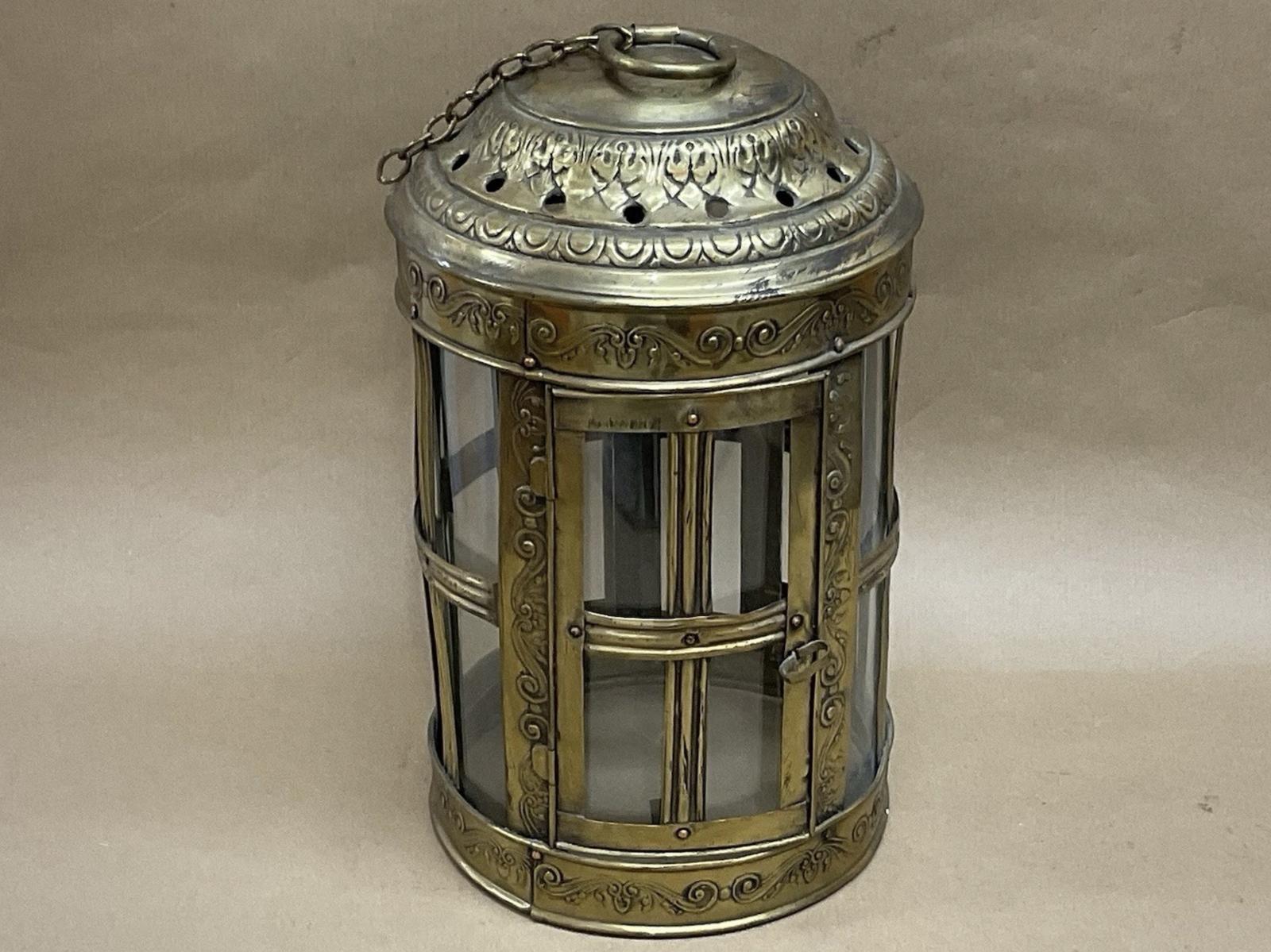 Victorian Brass Hall Lantern & Chain Antique 37cm Antique c.1880 (1 of 7) Victorian Brass Hall Lantern & Chain Antique 37cm Antique c.1880 (1 of 7)