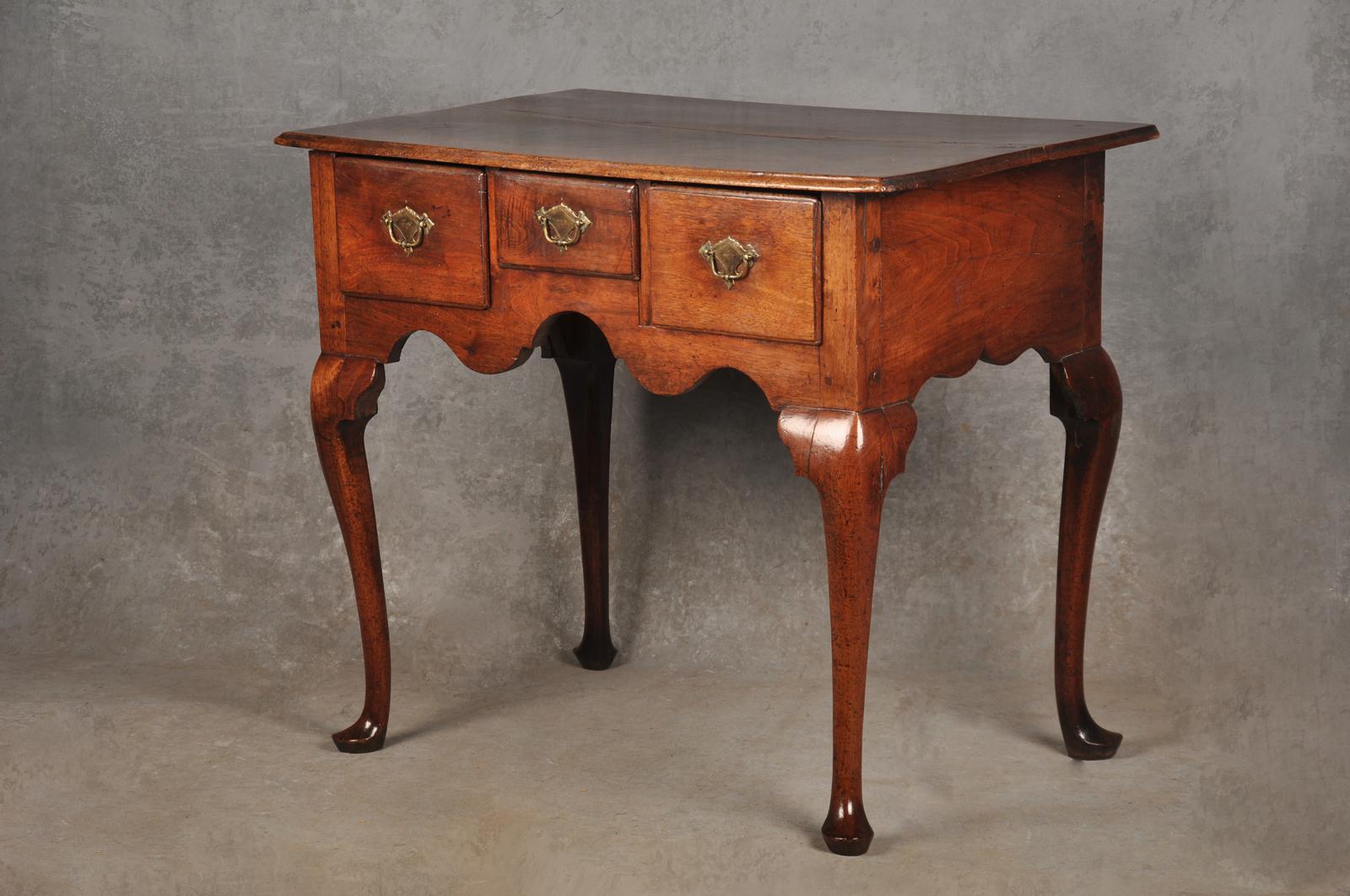 Early 18th Century Red Walnut Lowboy (1 of 15) Early 18th Century Red Walnut Lowboy (1 of 15)