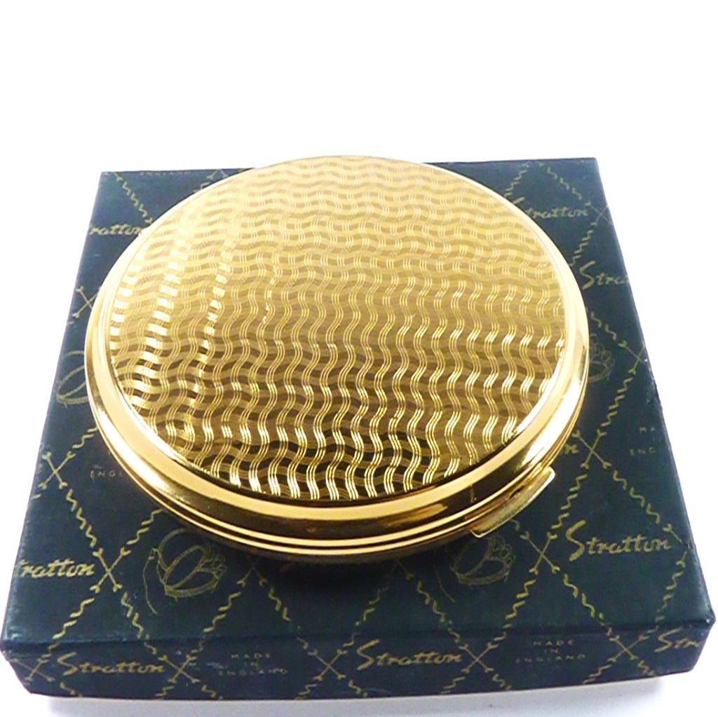 Unused Boxed Engraved Stratton Compact 60s Era (1 of 8)