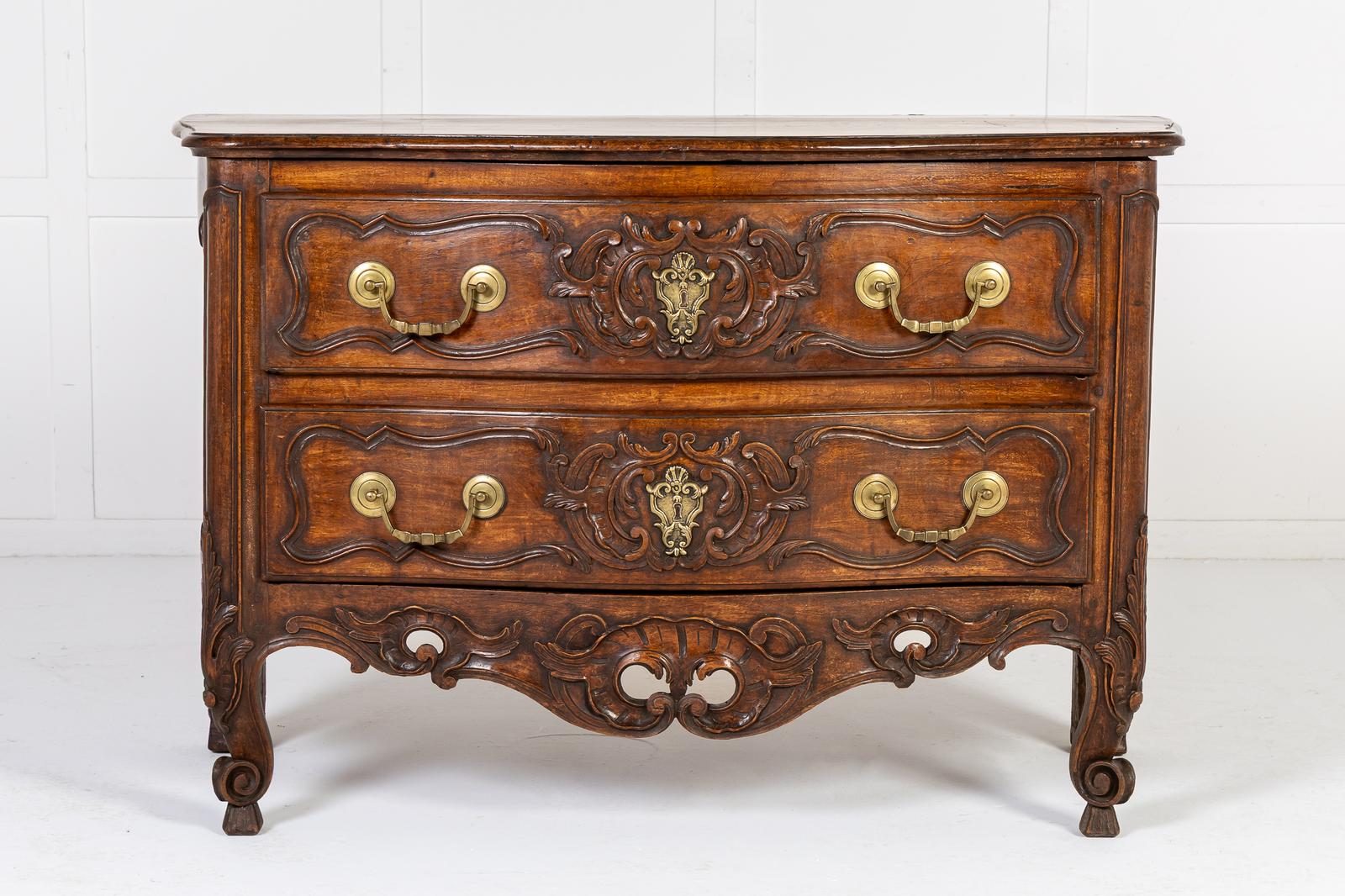 18th Century French Walnut Commode (1 of 10) 18th Century French Walnut Commode (1 of 10)