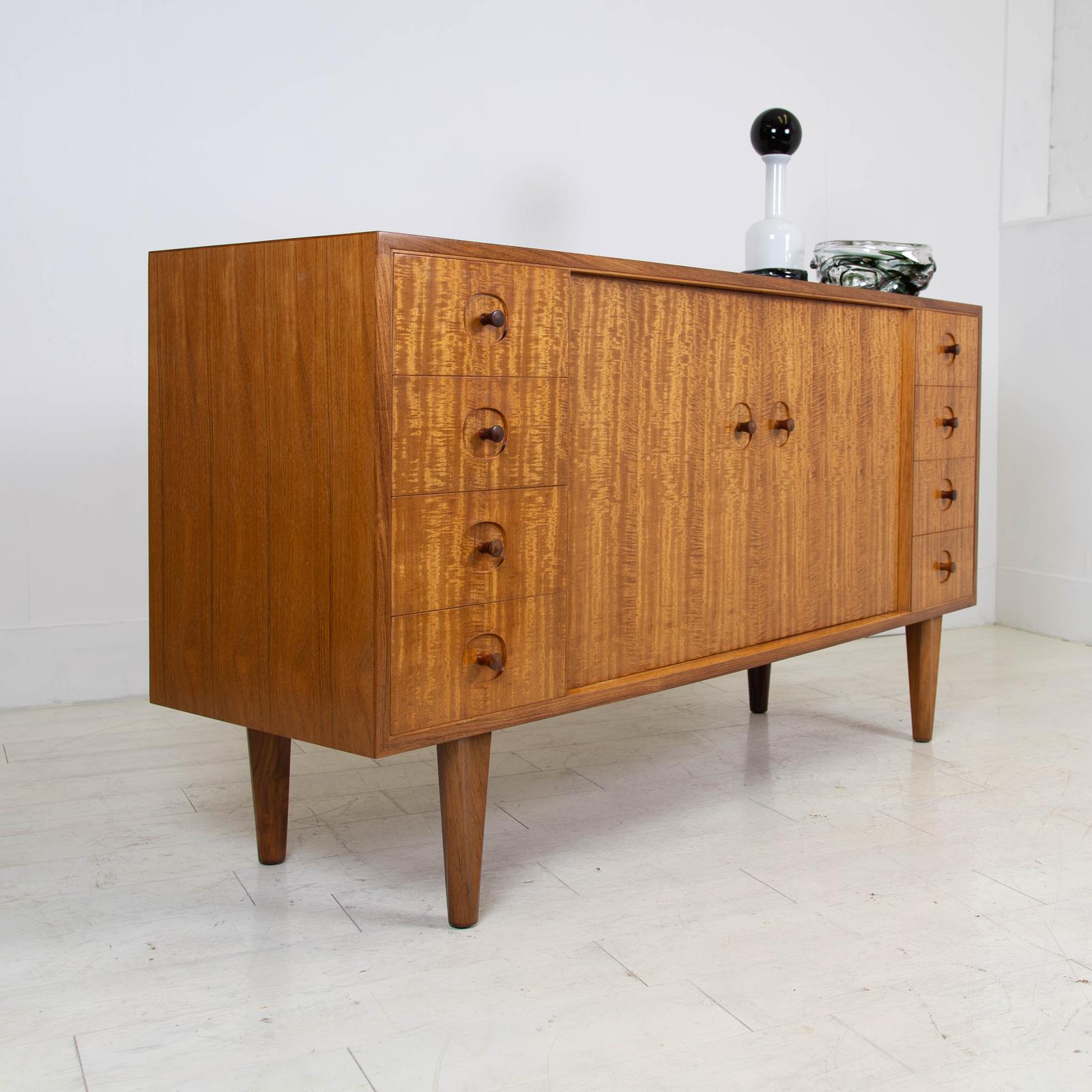 Gordon Russell Mid Century Satinwood & Indian Rosewood Sideboard (1 of 18)