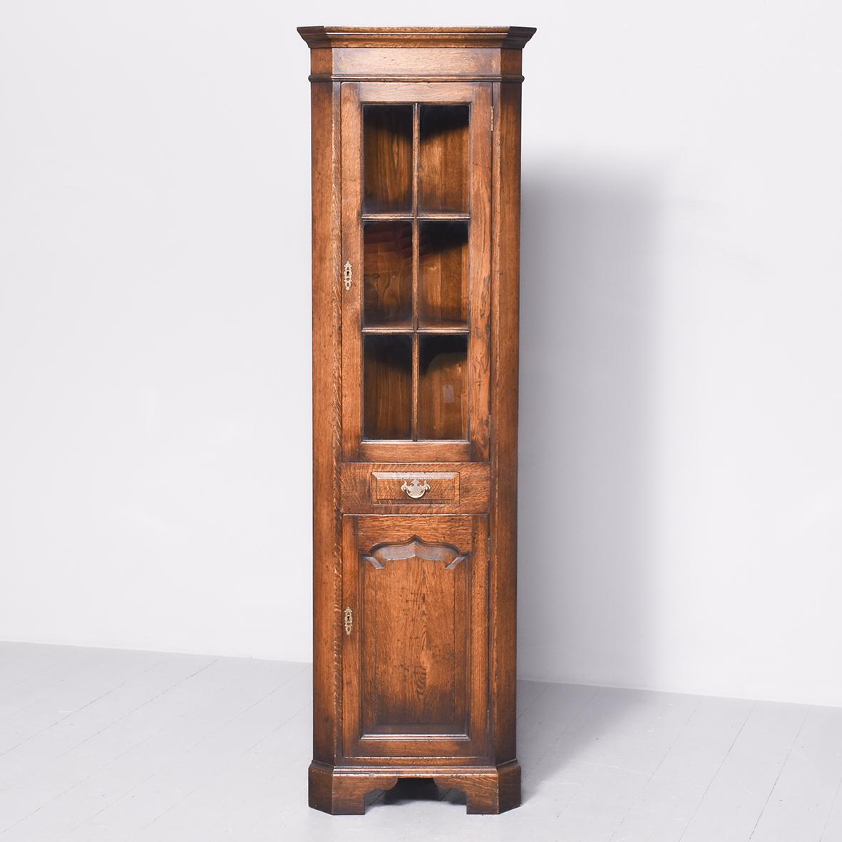 Neat Sized Oak Corner Cabinet (1 of 10)
