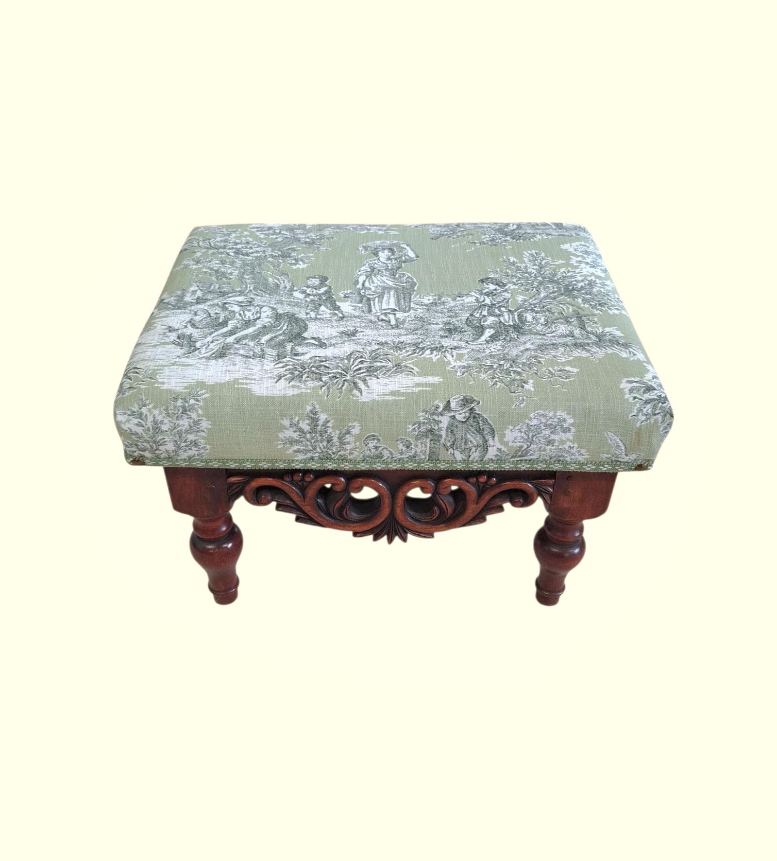 Victorian Mahogany Carved Stool (1 of 3) Victorian Mahogany Carved Stool (1 of 3)