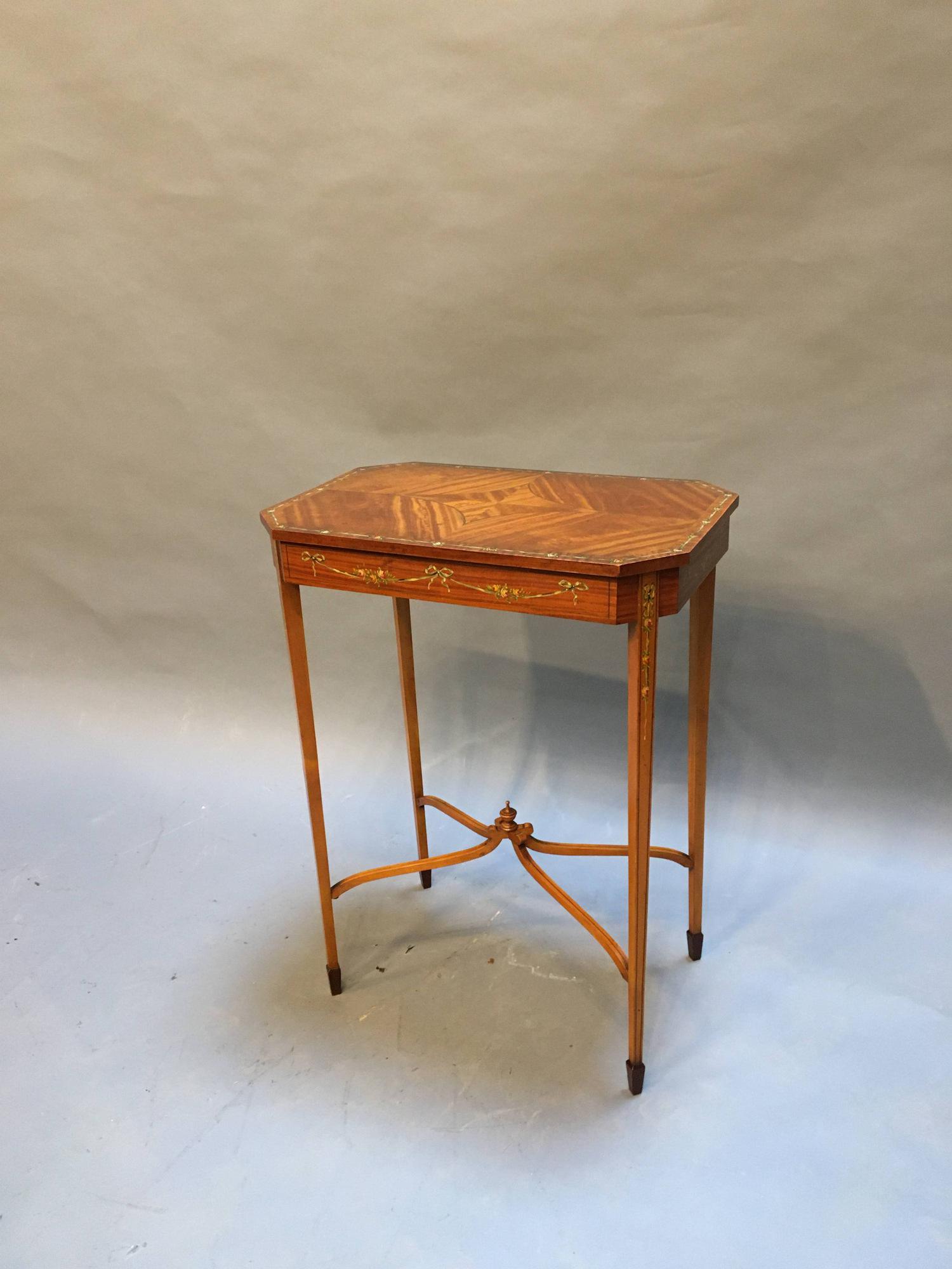 Edwardian Occasional Lamp Table (1 of 8) Edwardian Occasional Lamp Table (1 of 8)