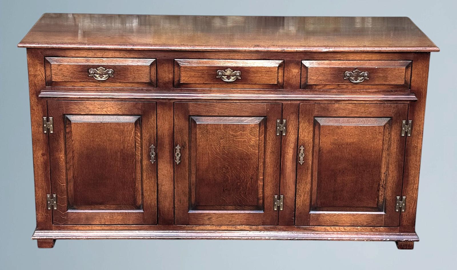 Good Quality Oak Dresser Base (1 of 14)