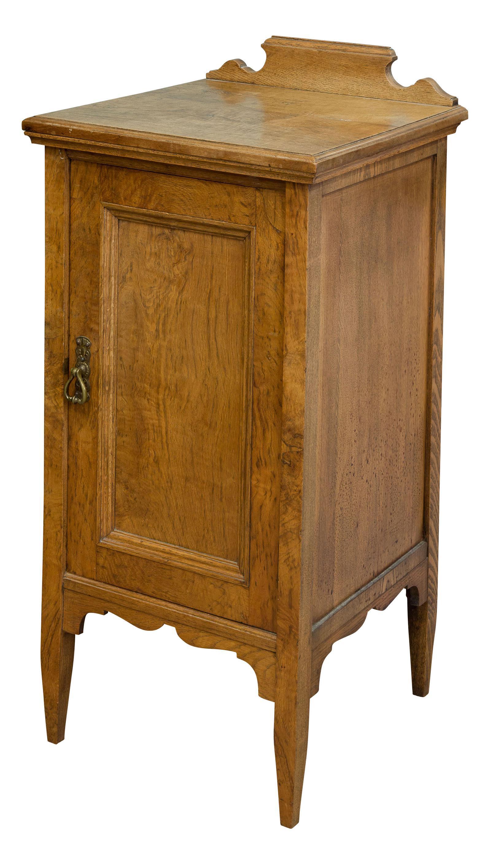 Oak & Pallard Oak Bedside Cupboard (1 of 7) Oak & Pallard Oak Bedside Cupboard (1 of 7)