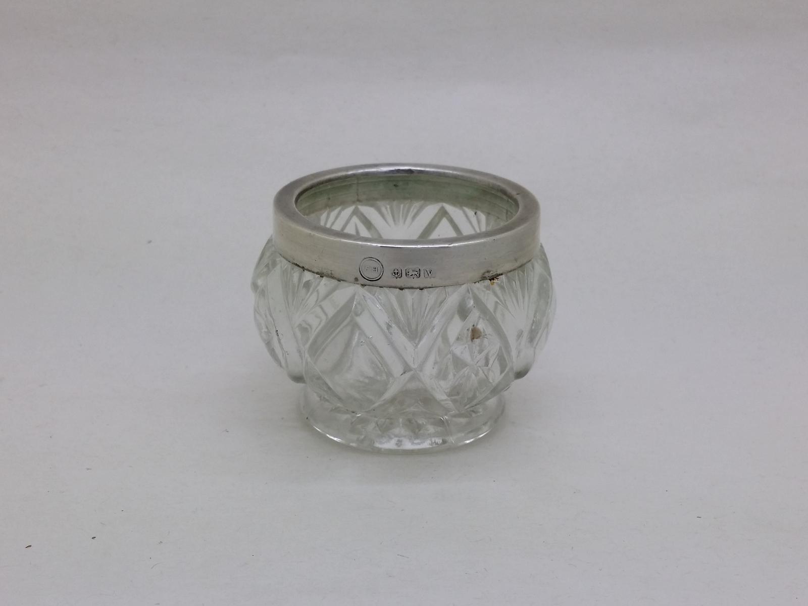 George VI 1945 Sterling Silver Mounted Glass Salt Cellar Hallmarked Birmingham (1 of 8)