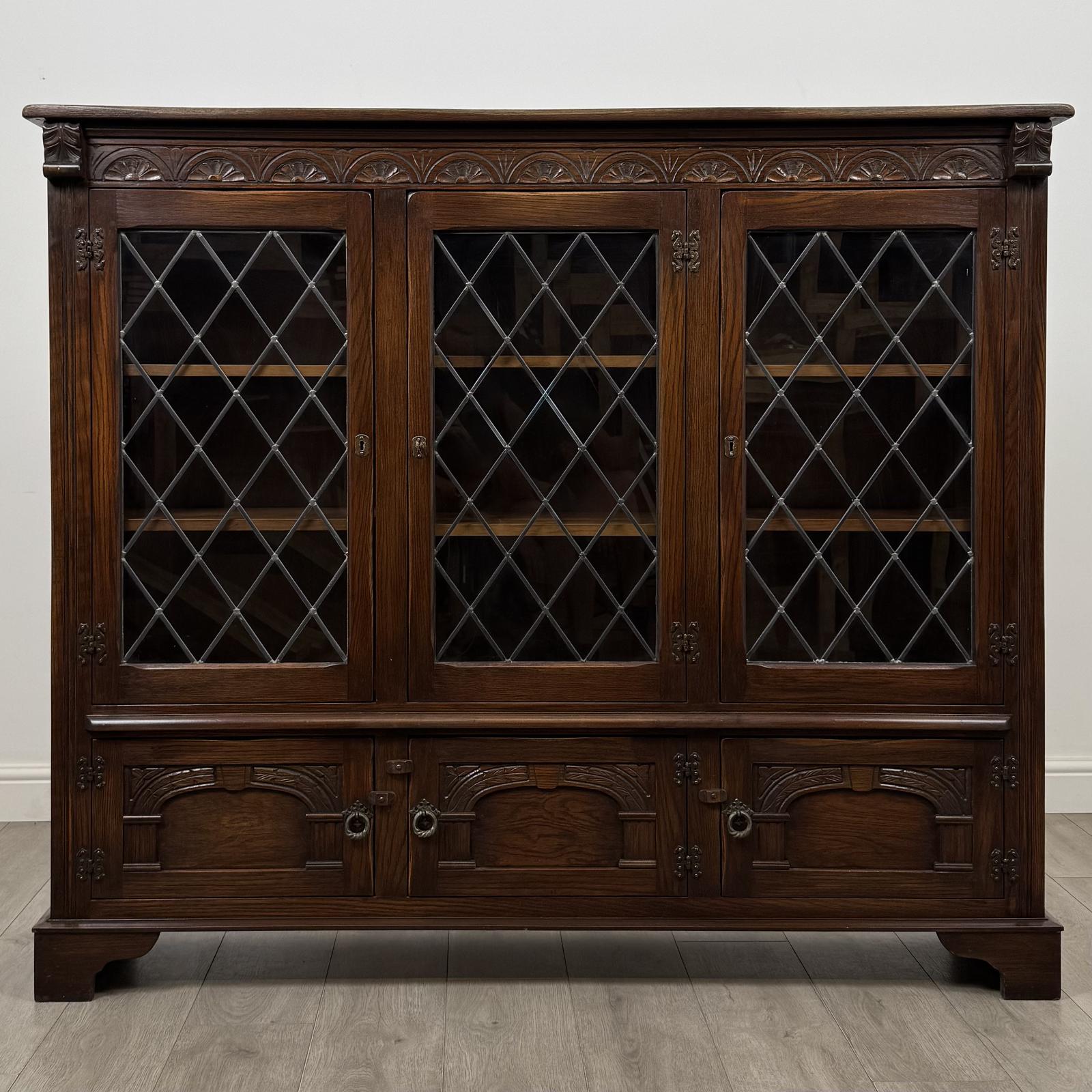 Antique 20th Century Large Carved Oak Display Cabinet (1 of 10) Antique 20th Century Large Carved Oak Display Cabinet (1 of 10)