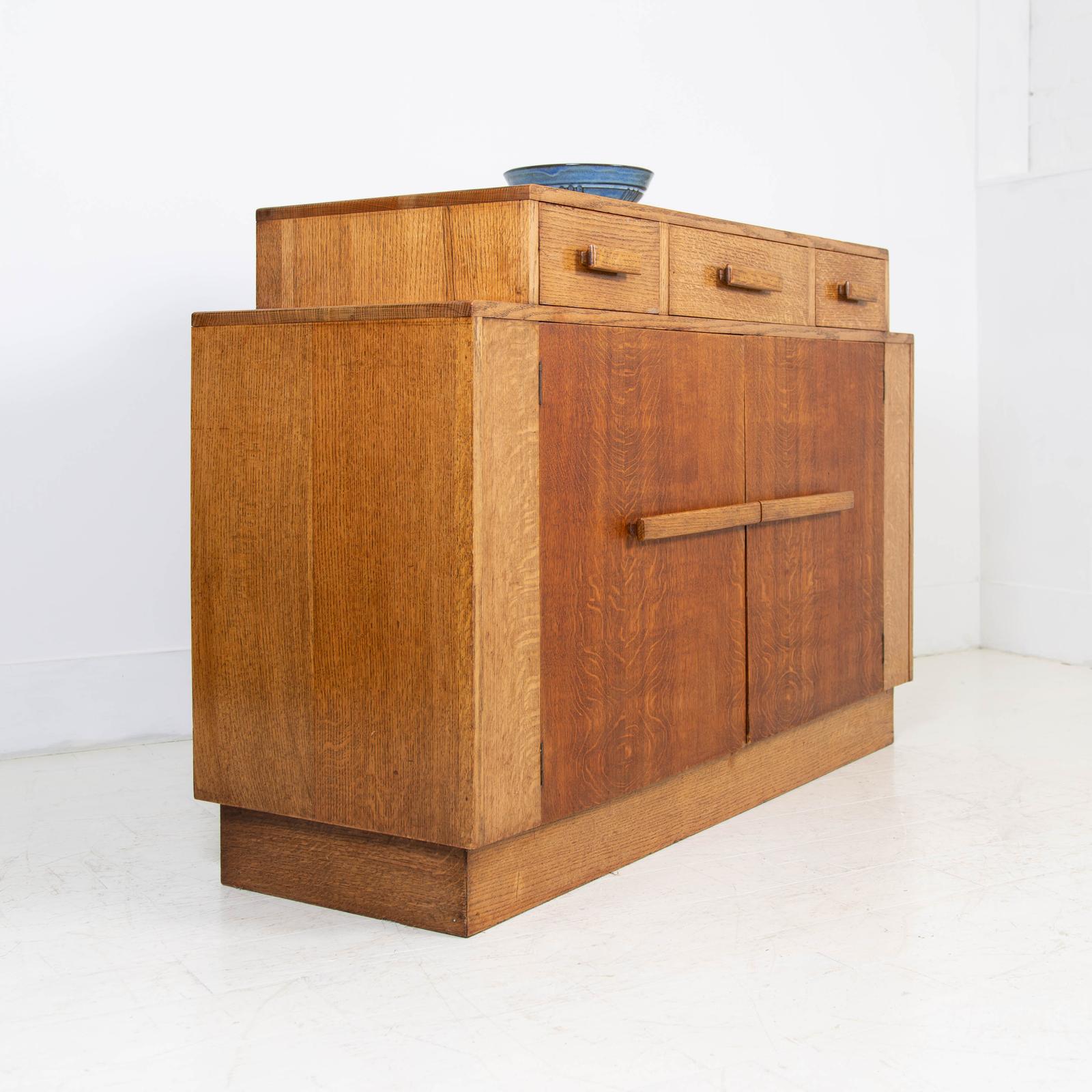 Oak Modernist Art Deco Sideboard Cabinet Early 1930s (1 of 15) Oak Modernist Art Deco Sideboard Cabinet Early 1930s (1 of 15)