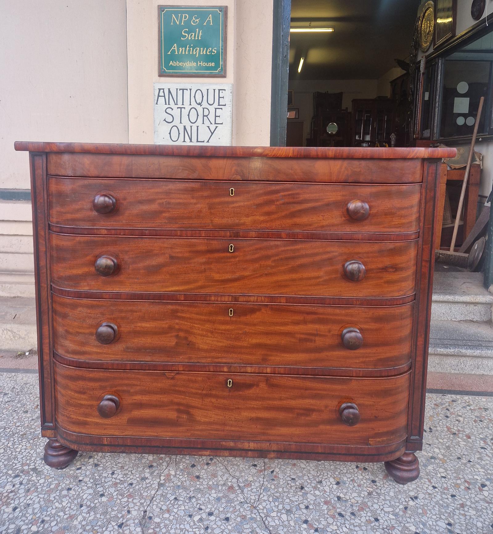 Large Regency Mahogany Chest of Drawers (1 of 12) Large Regency Mahogany Chest of Drawers (1 of 12)