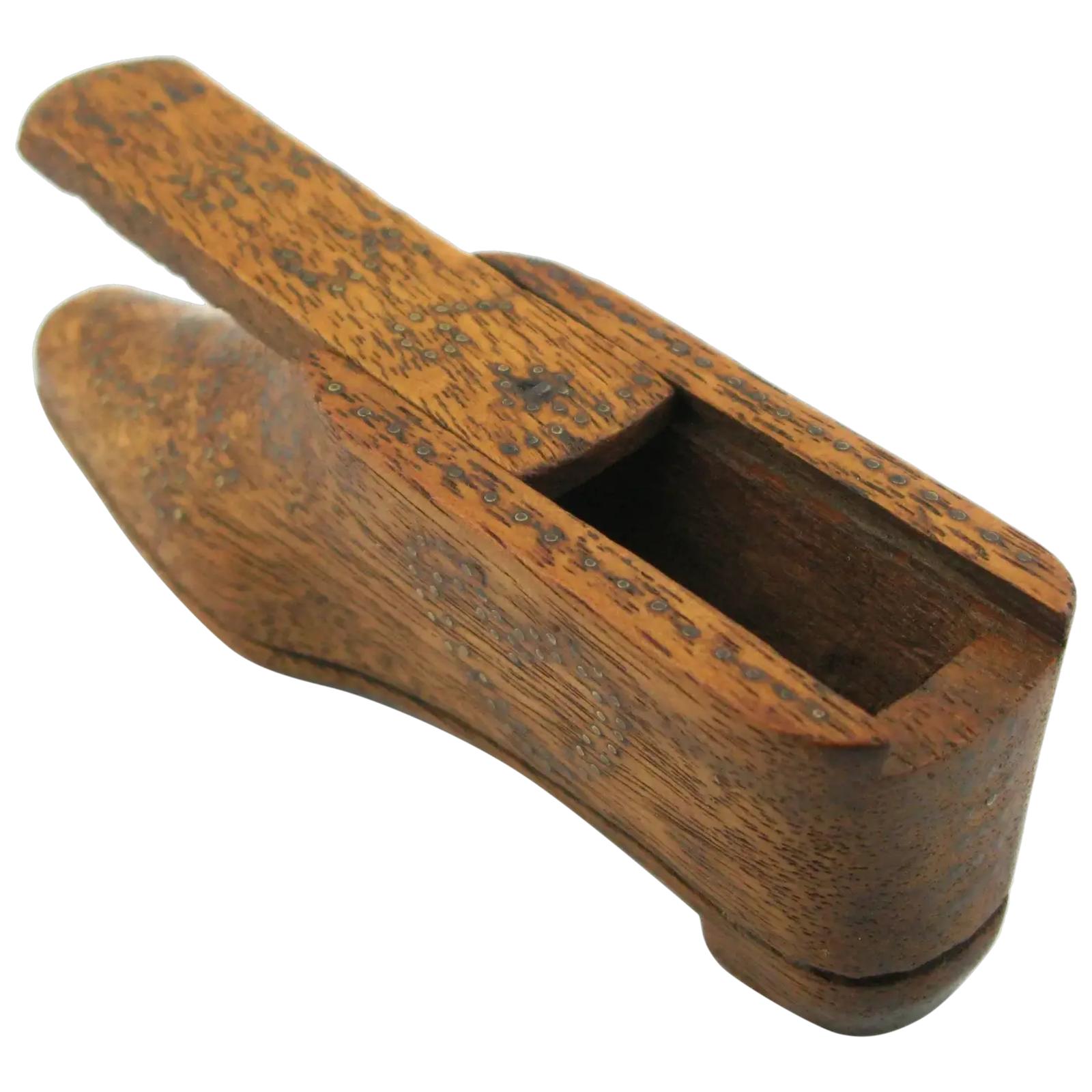 A Dated 1836 Georgian Wood Shoe Snuff Box. (1 of 16)