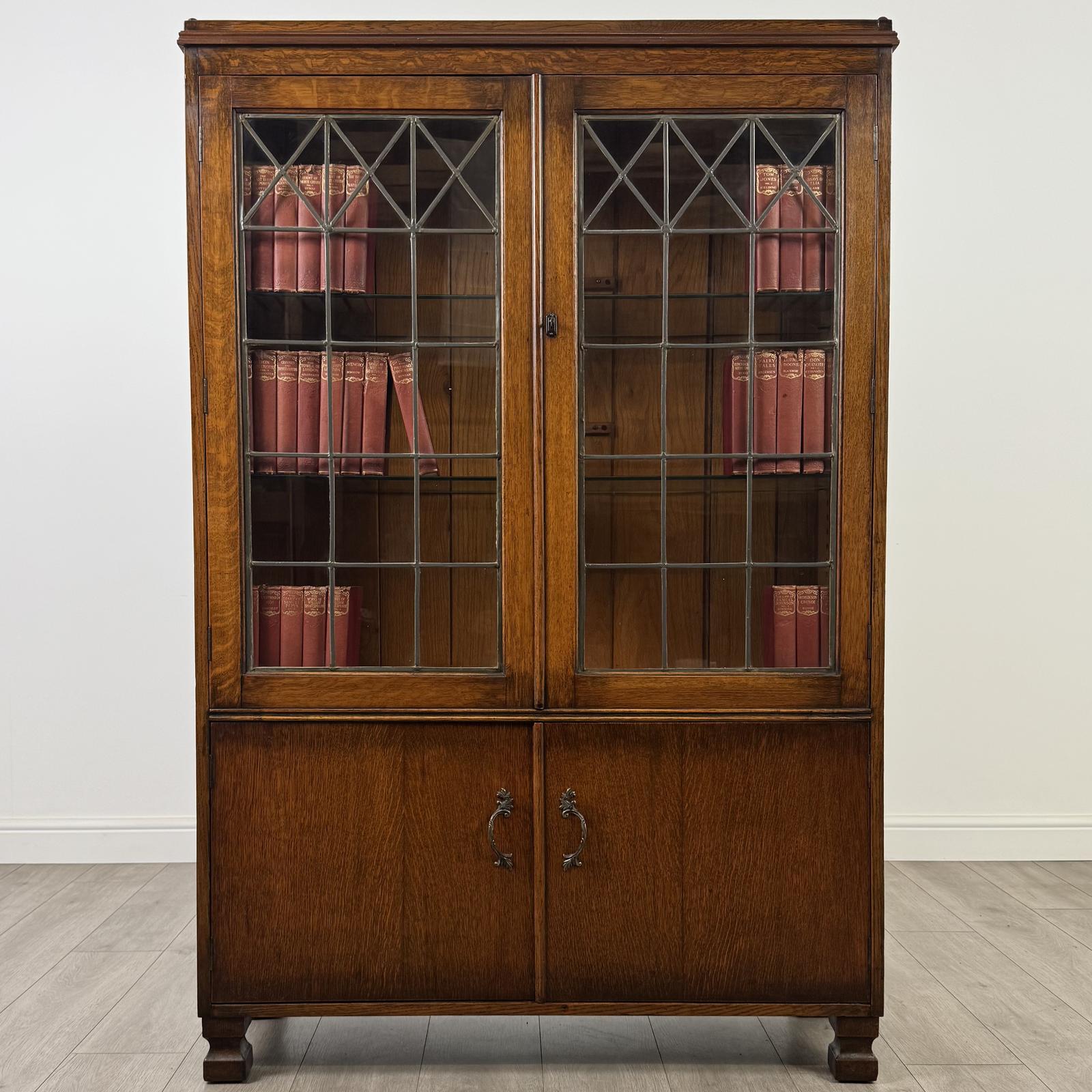 Antique 20th Century Good Quality Display Cabinet in Oak (1 of 11)