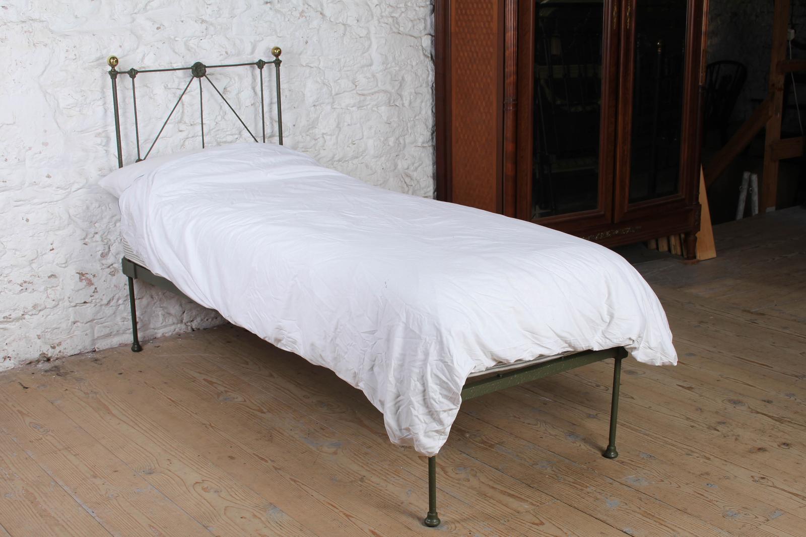 Striking Small Single Platform Style Iron and Brass Bed (1 of 7)