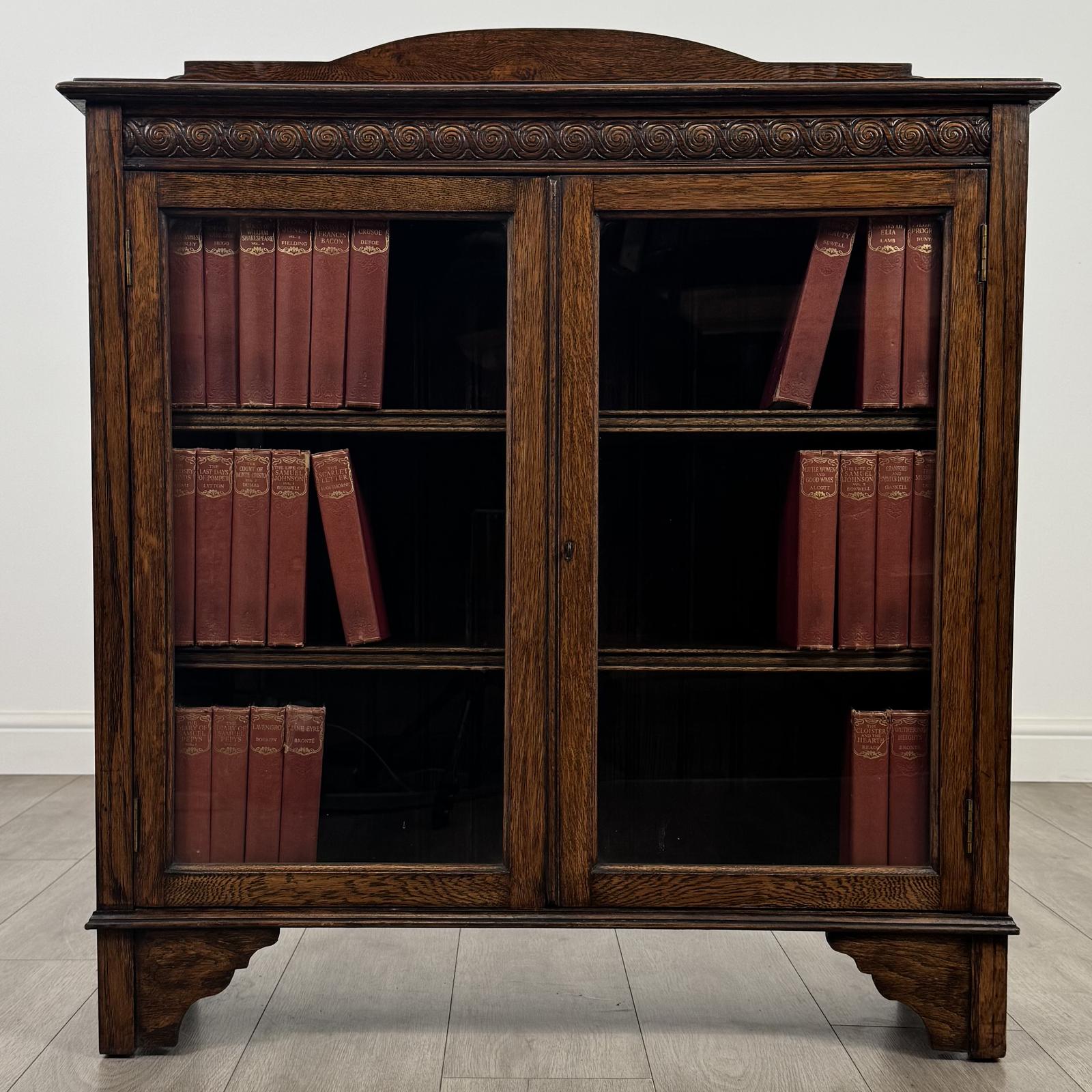 Antique 20th Century Fine Quality Display Cabinet in Oak (1 of 11)