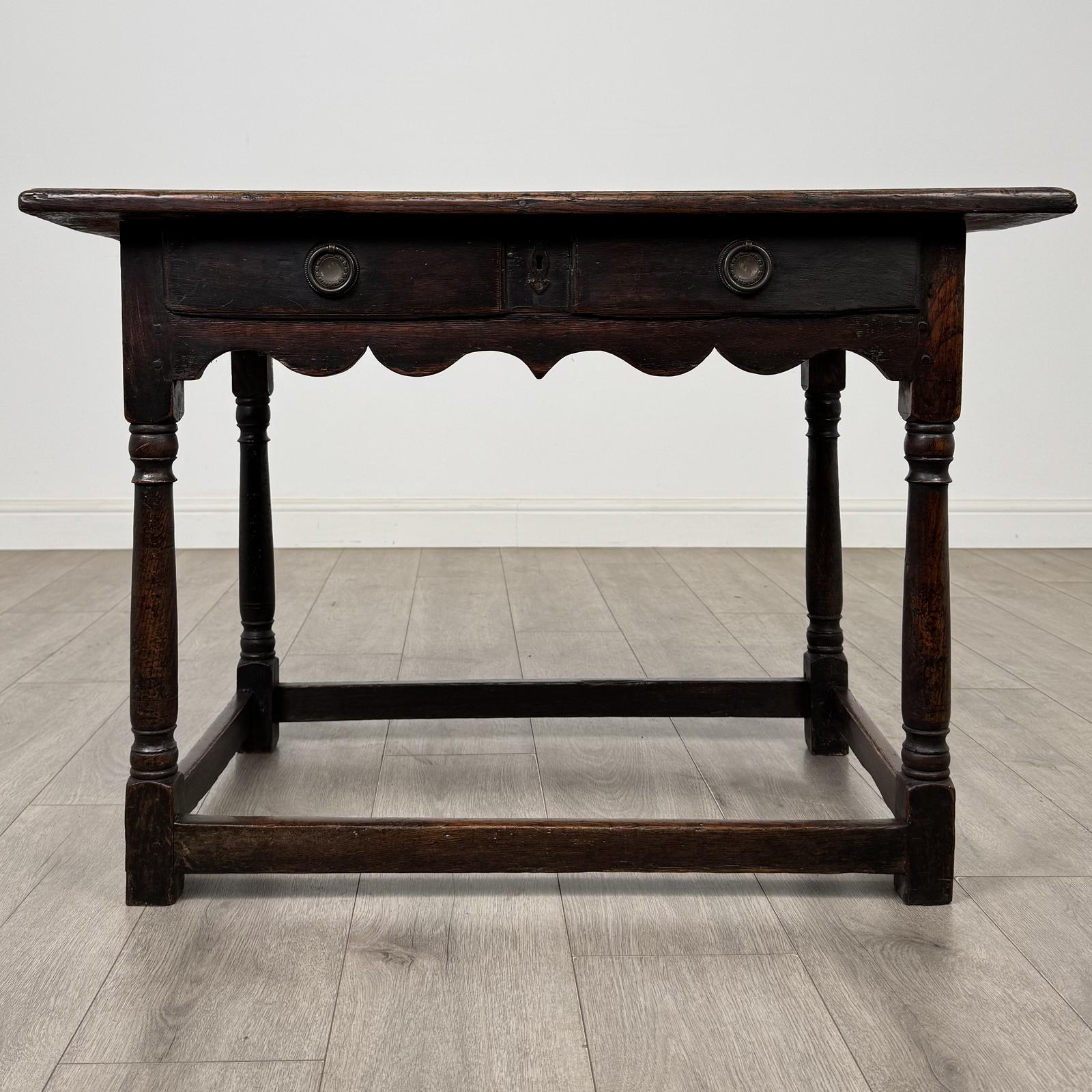 Antique 18th Century Georgian Side Table in Oak (1 of 11) Antique 18th Century Georgian Side Table in Oak (1 of 11)