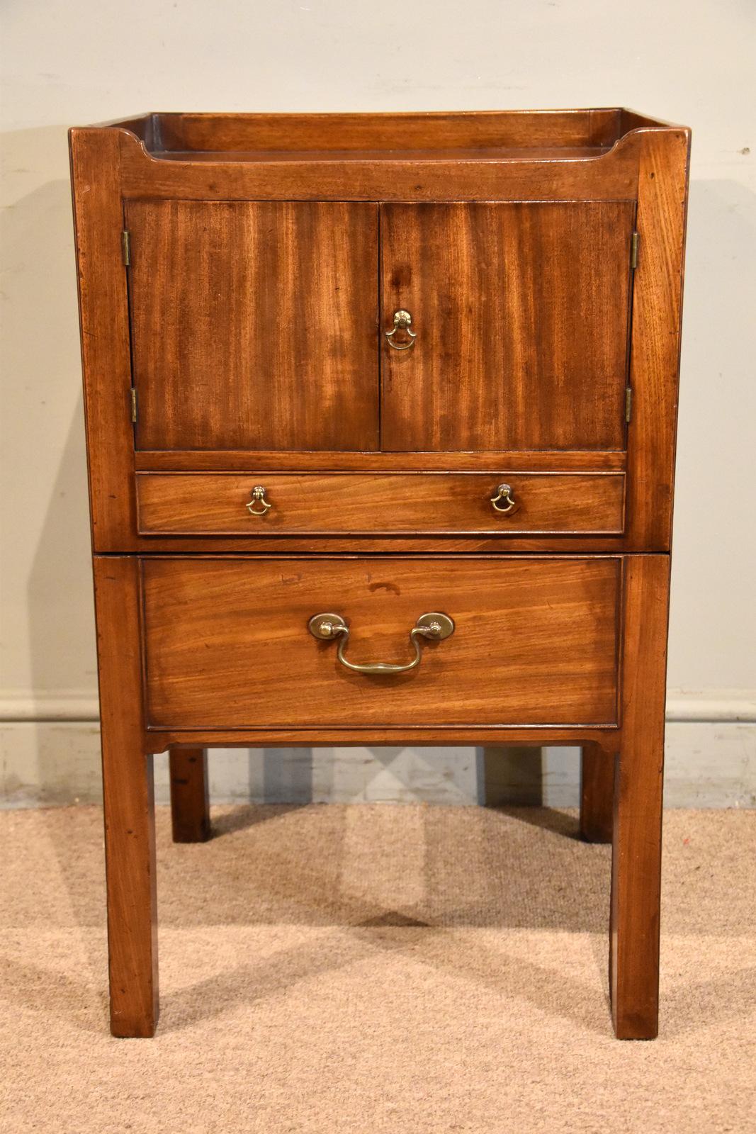 18th Century Mahogany Bedside Commode (1 of 10) 18th Century Mahogany Bedside Commode (1 of 10)