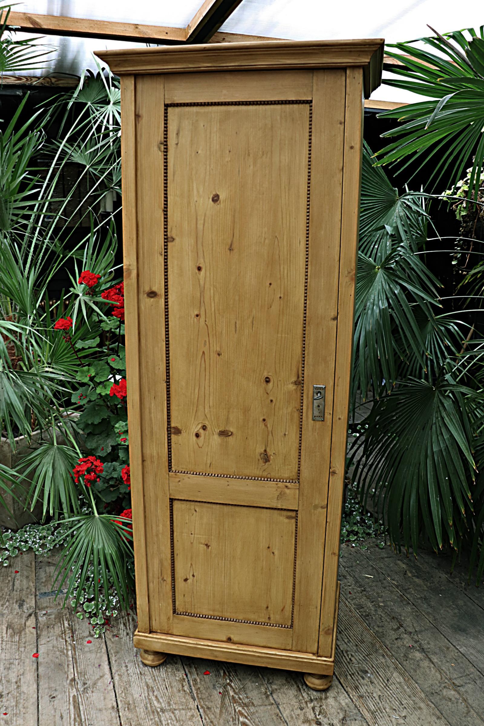 Old Pine Tall Cupboard - Linen / Larder / Housekeeping / Wardrobe (1 of 10)