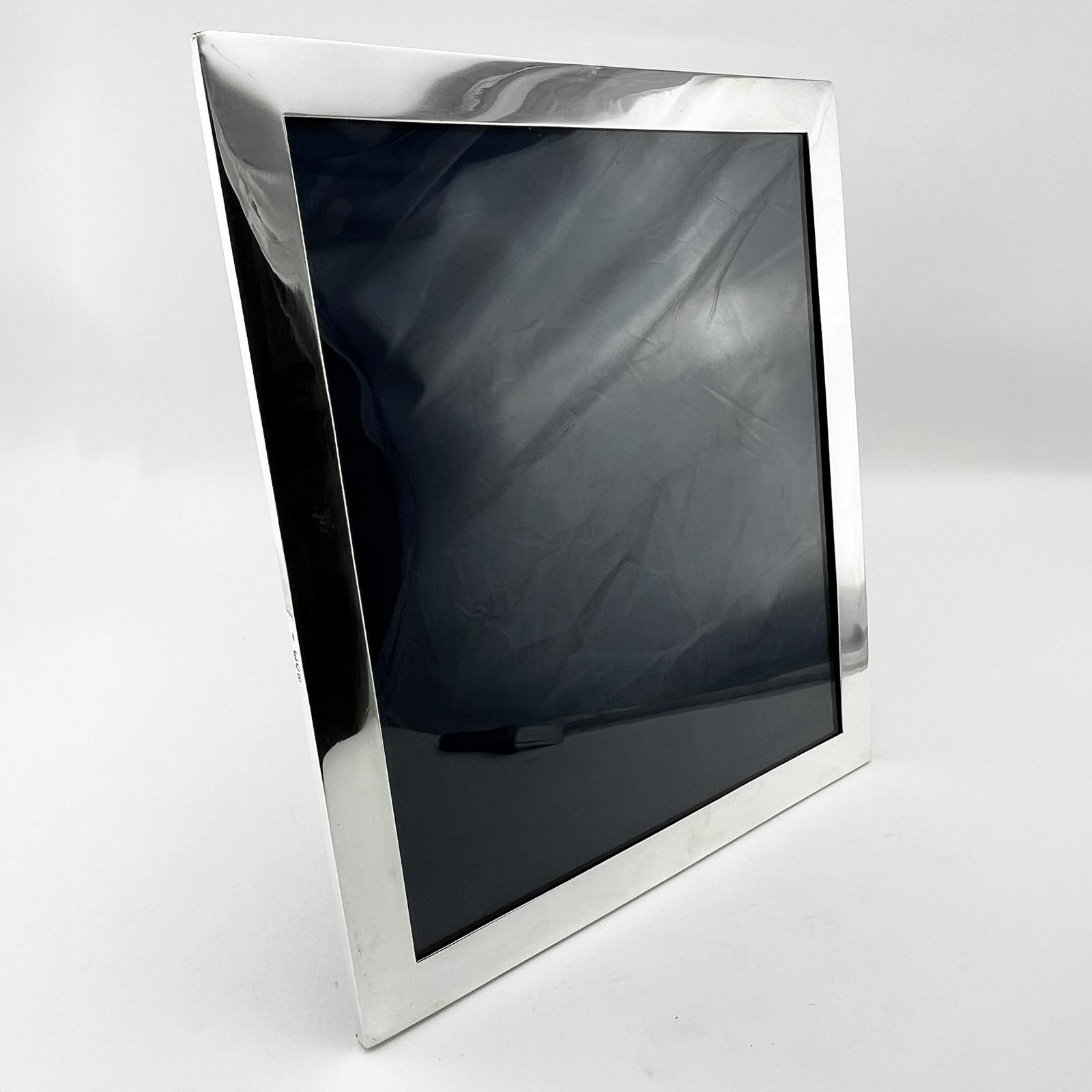 Large William Comyns Sterling Silver Photo Frame (1 of 6) Large William Comyns Sterling Silver Photo Frame (1 of 6)