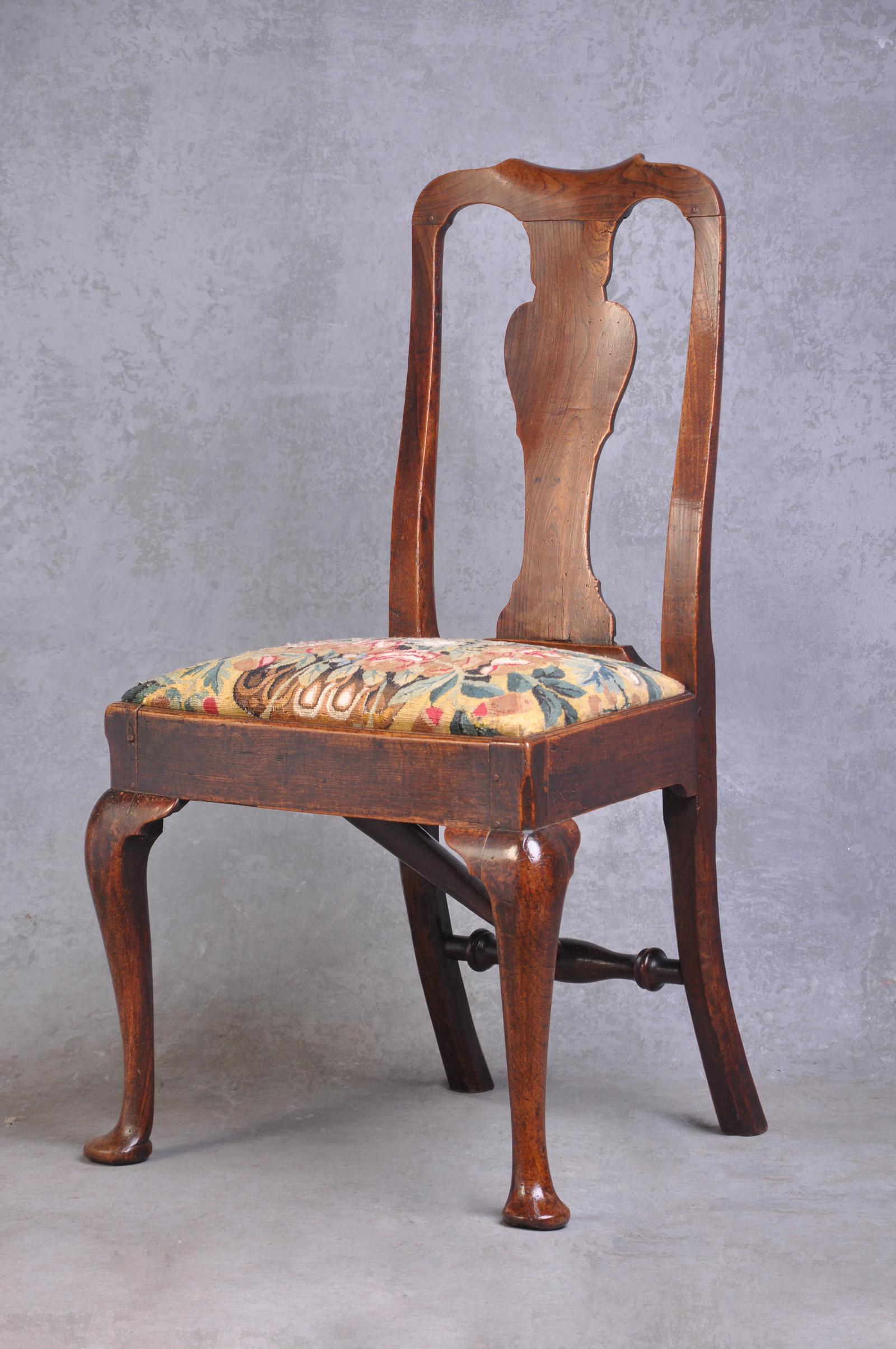 Early 18th Century Elm Chair (1 of 5) Early 18th Century Elm Chair (1 of 5)