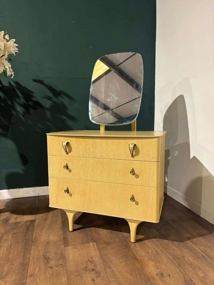 Vintage 1950s Dressing Table – Lime Washed Veneer (1 of 15) Vintage 1950s Dressing Table – Lime Washed Veneer (1 of 15)