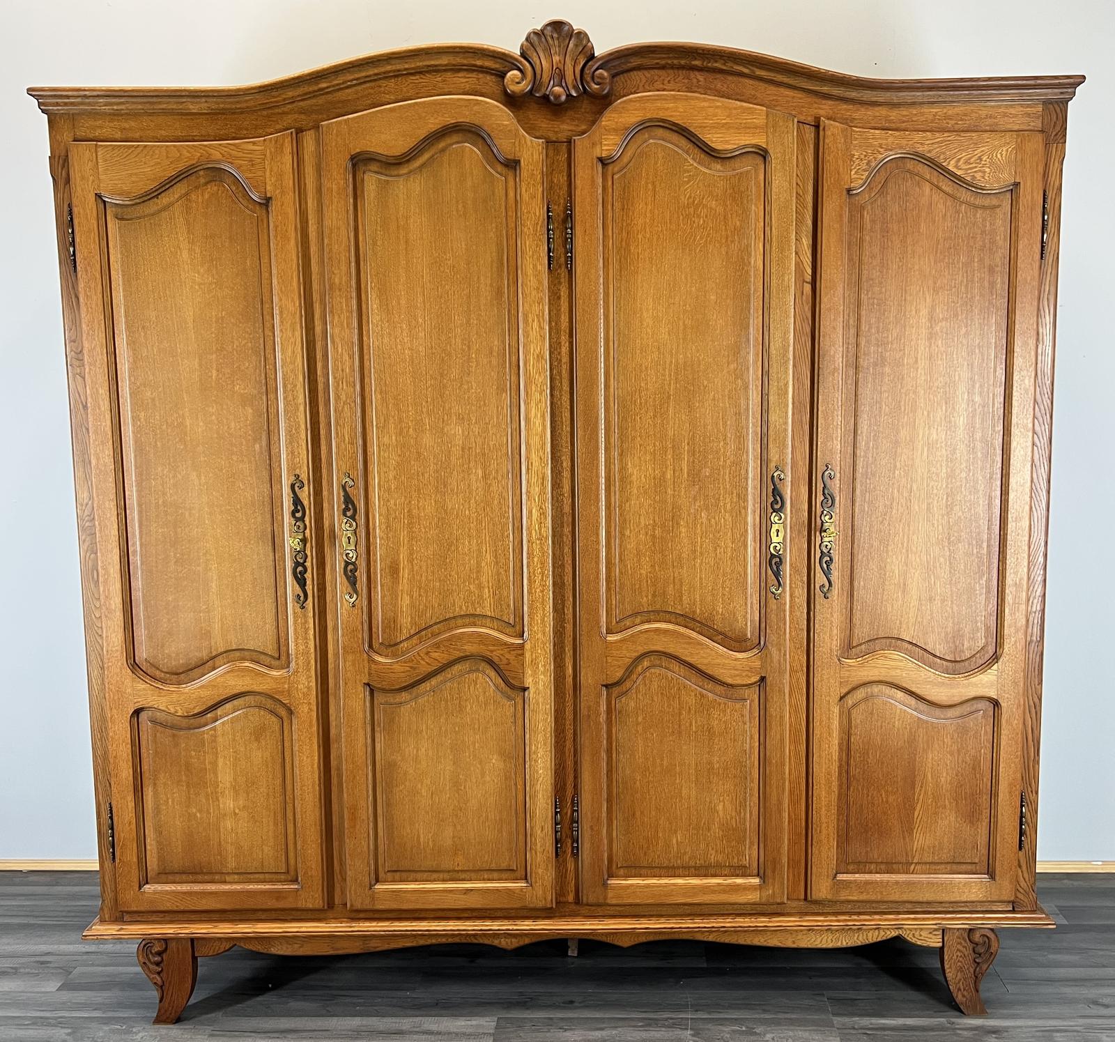 Wardrobe French Carved Vintage 4 Door Armoire Retro (LOT 3842) (1 of 9) Wardrobe French Carved Vintage 4 Door Armoire Retro (LOT 3842) (1 of 9)