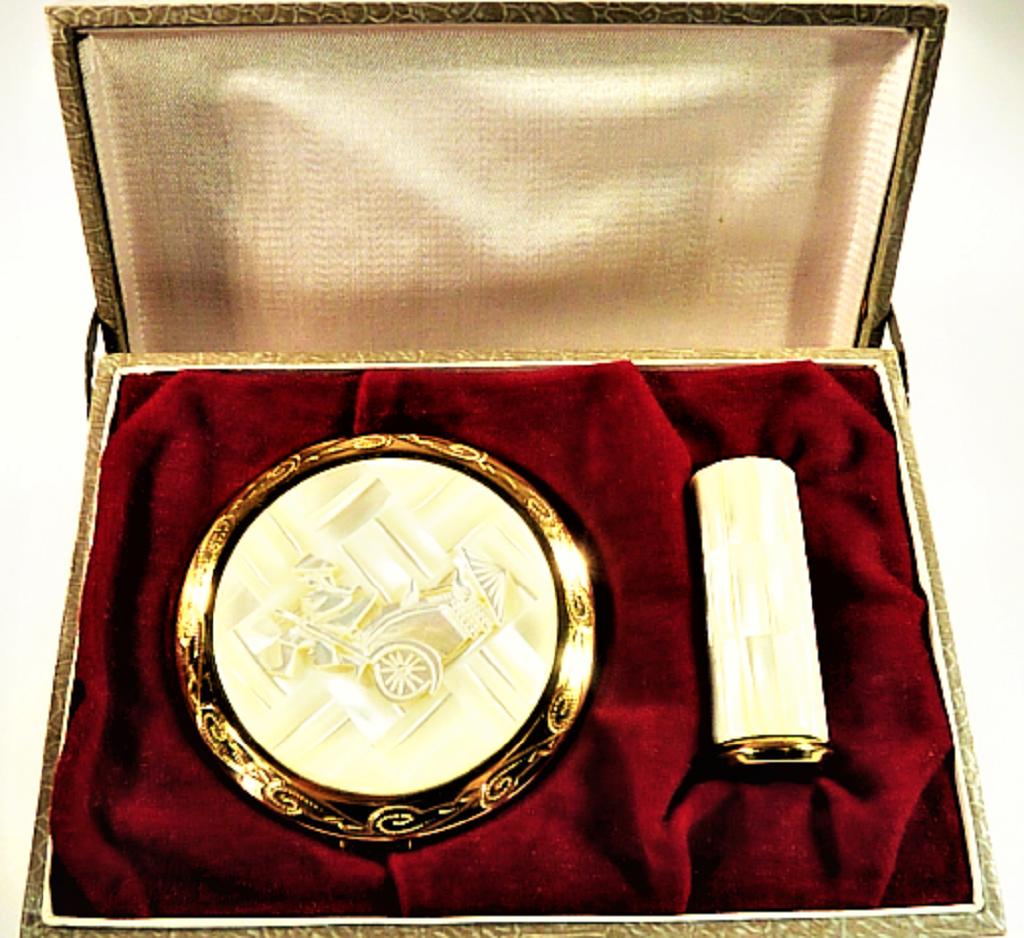 Unused Vintage Cased Japanese Vanity Set 30th Anniversary Gift (1 of 7)