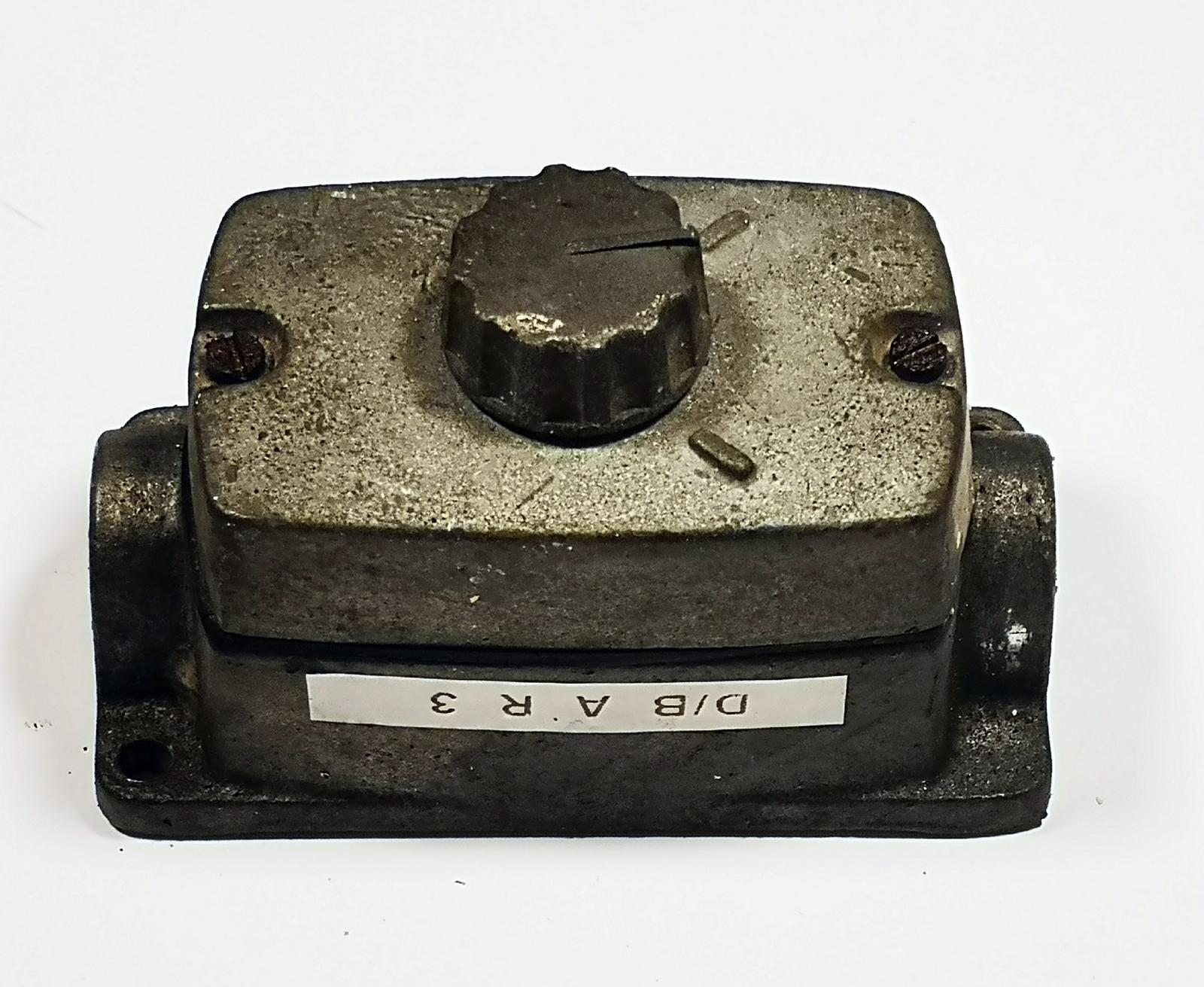 Vintage MEM Industrial Rotary Switch – Cast Metal – Fort Halstead, Kent – Mid 20th Century (1 of 5) Vintage MEM Industrial Rotary Switch – Cast Metal – Fort Halstead, Kent – Mid 20th Century (1 of 5)